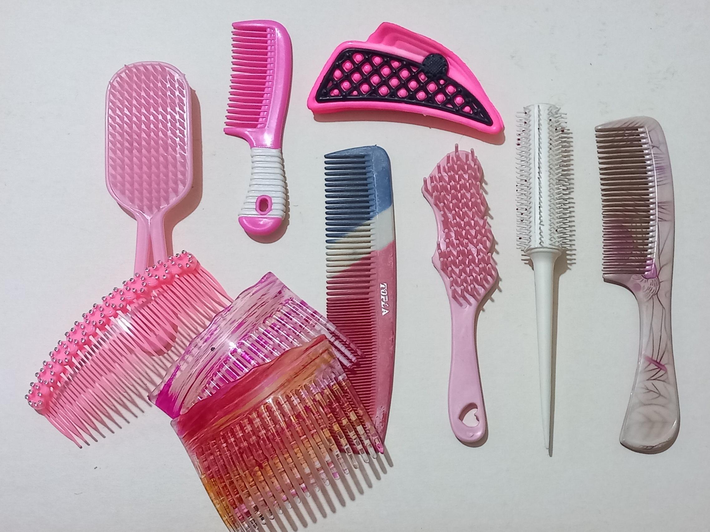 مجموعه شانه برس و شانه مو قدیمی