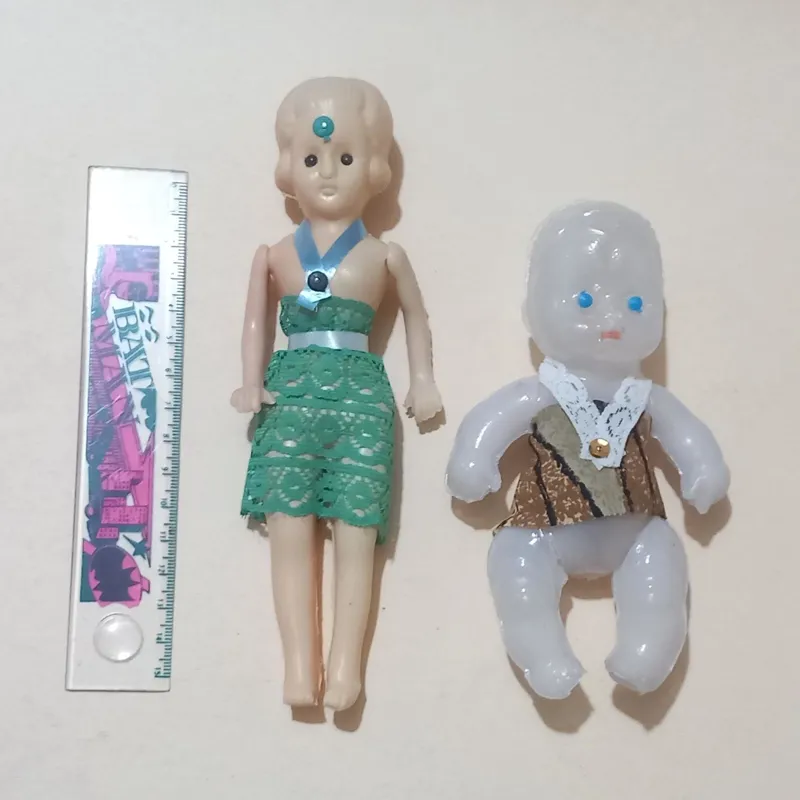 2عروسک قدیمی پلاستیکی