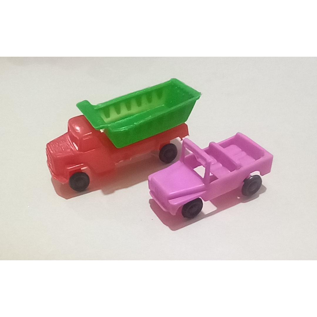 2 ماشین اسباب بازی قدیمی. کوچک