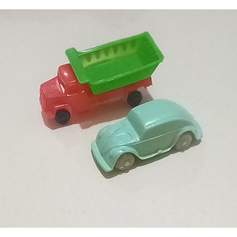 2 ماشین اسباب بازی. کوچک