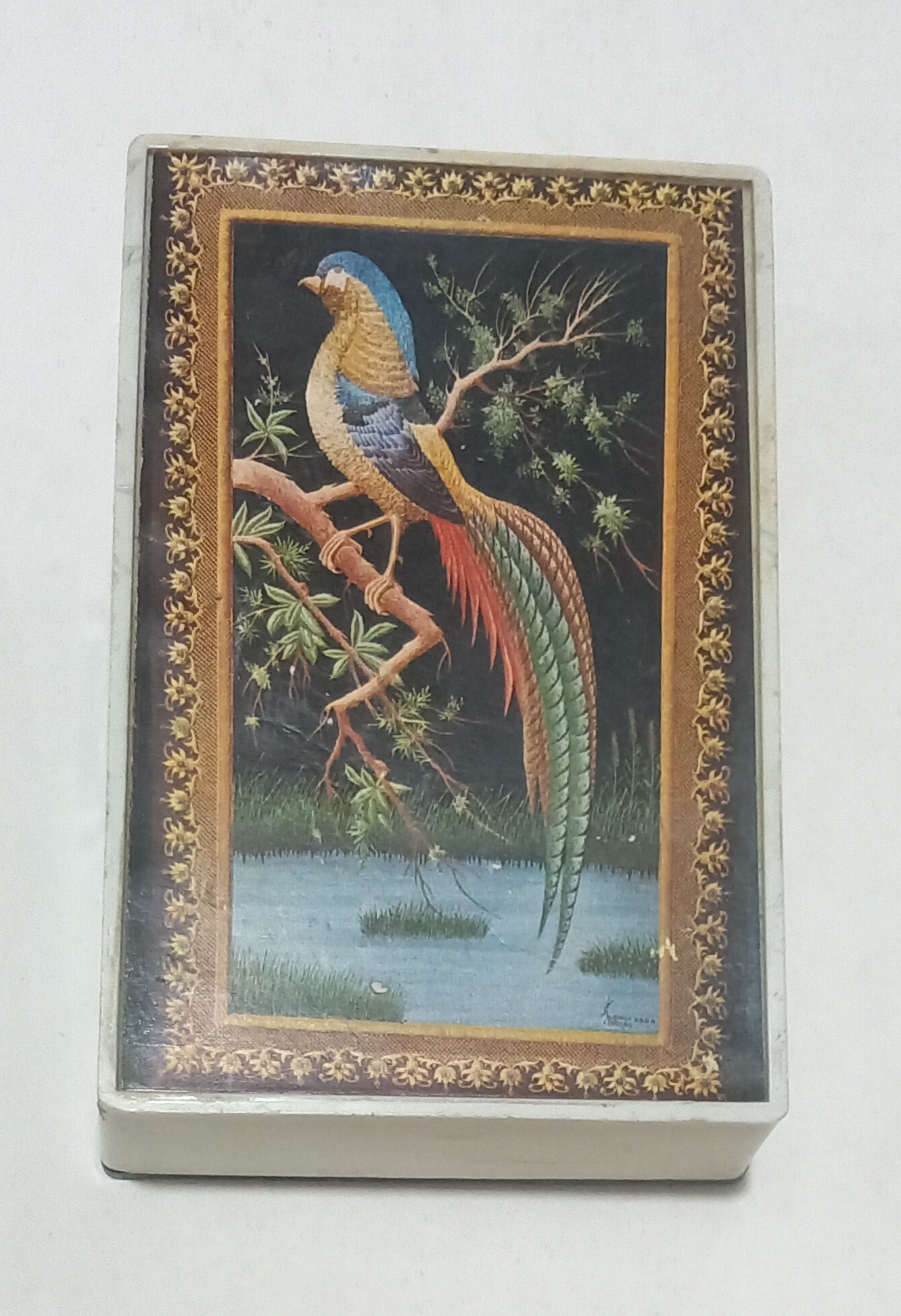 زنگ درب حیاط قدیمی