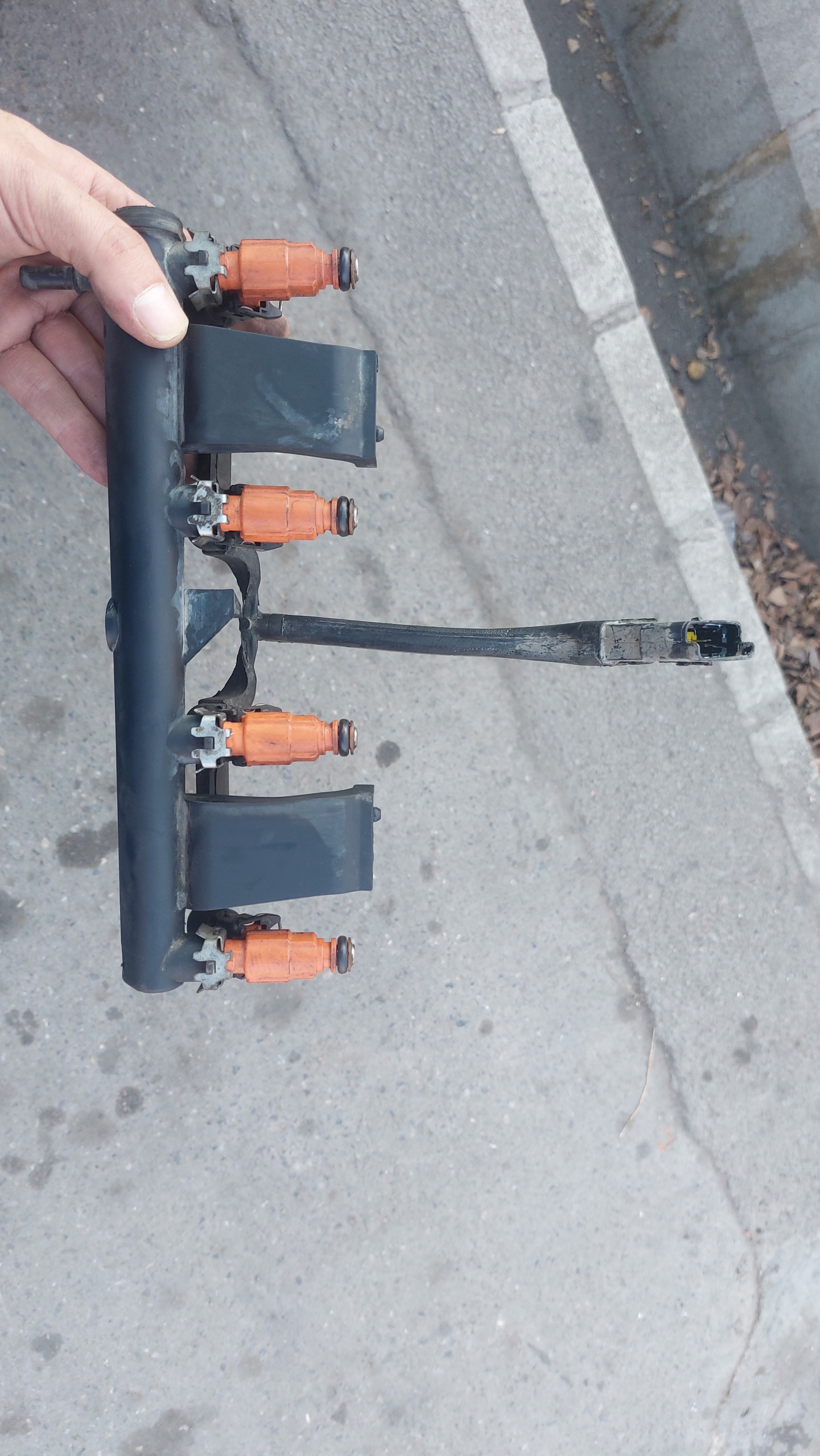 ریل سوخت 206 تیپ 5 والو