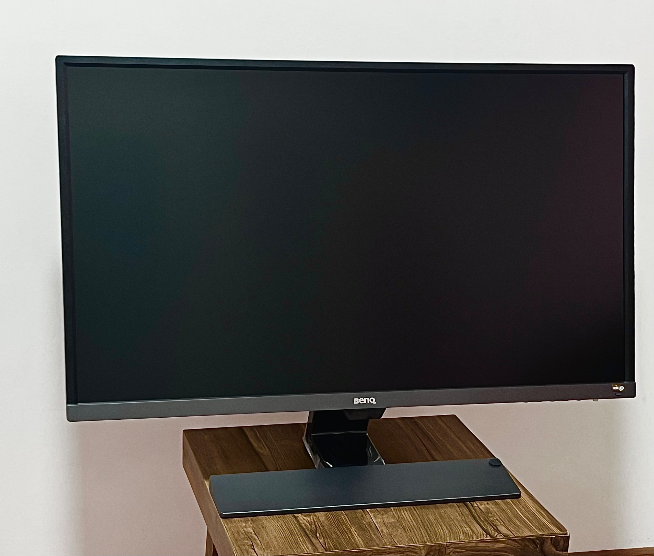 مانیتور benq ew3270u