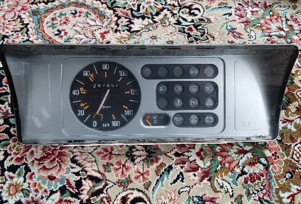 صفحه کیلومتر رنو 5 و پی کی