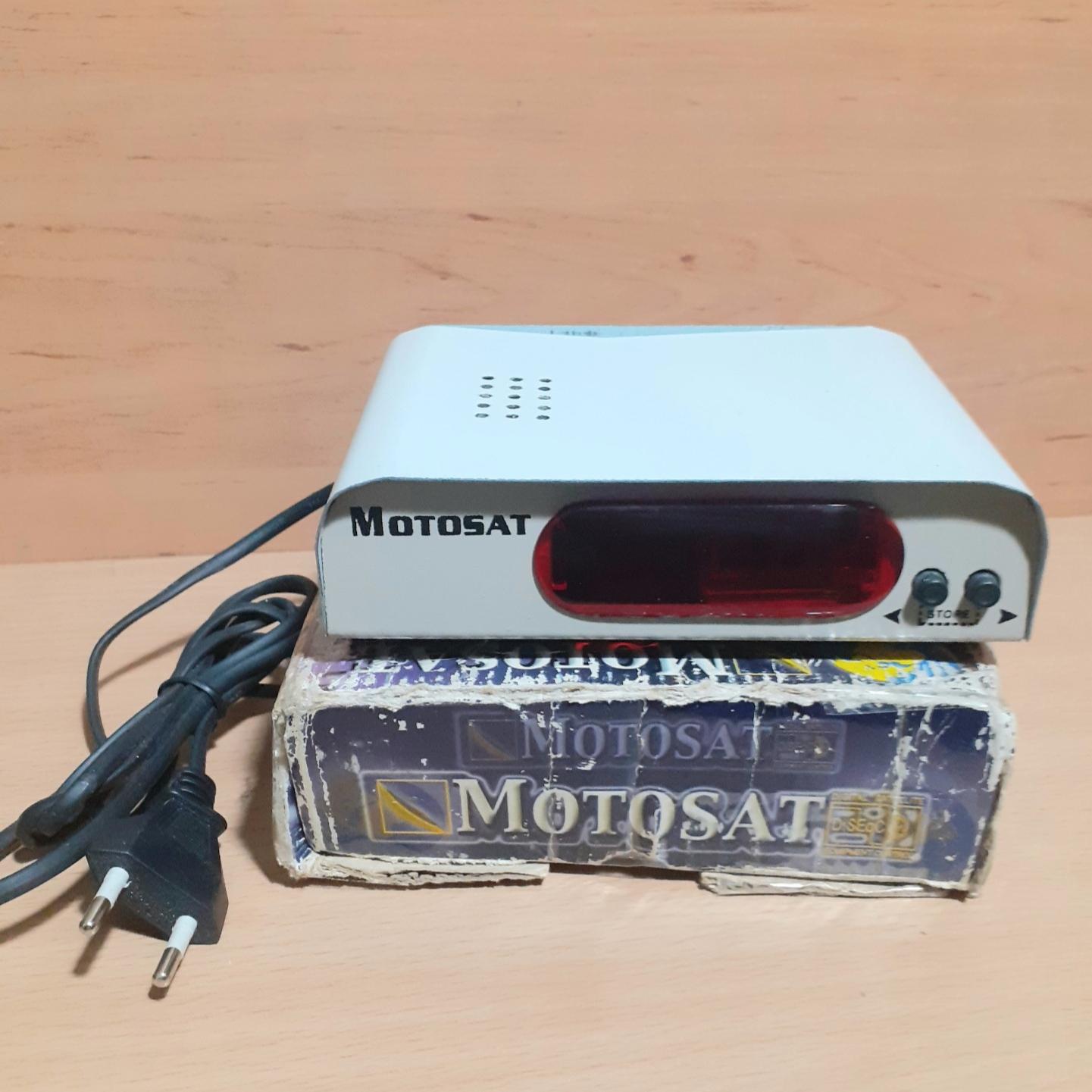 دستگاه رسیور مسیر یاب دیش گردان ماهواره MOTOSAT
