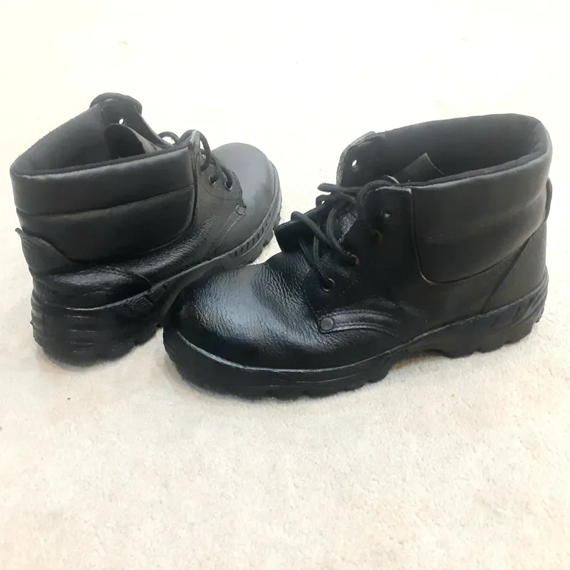 پوتین یا کفش کار ایمنی و نگهبانی