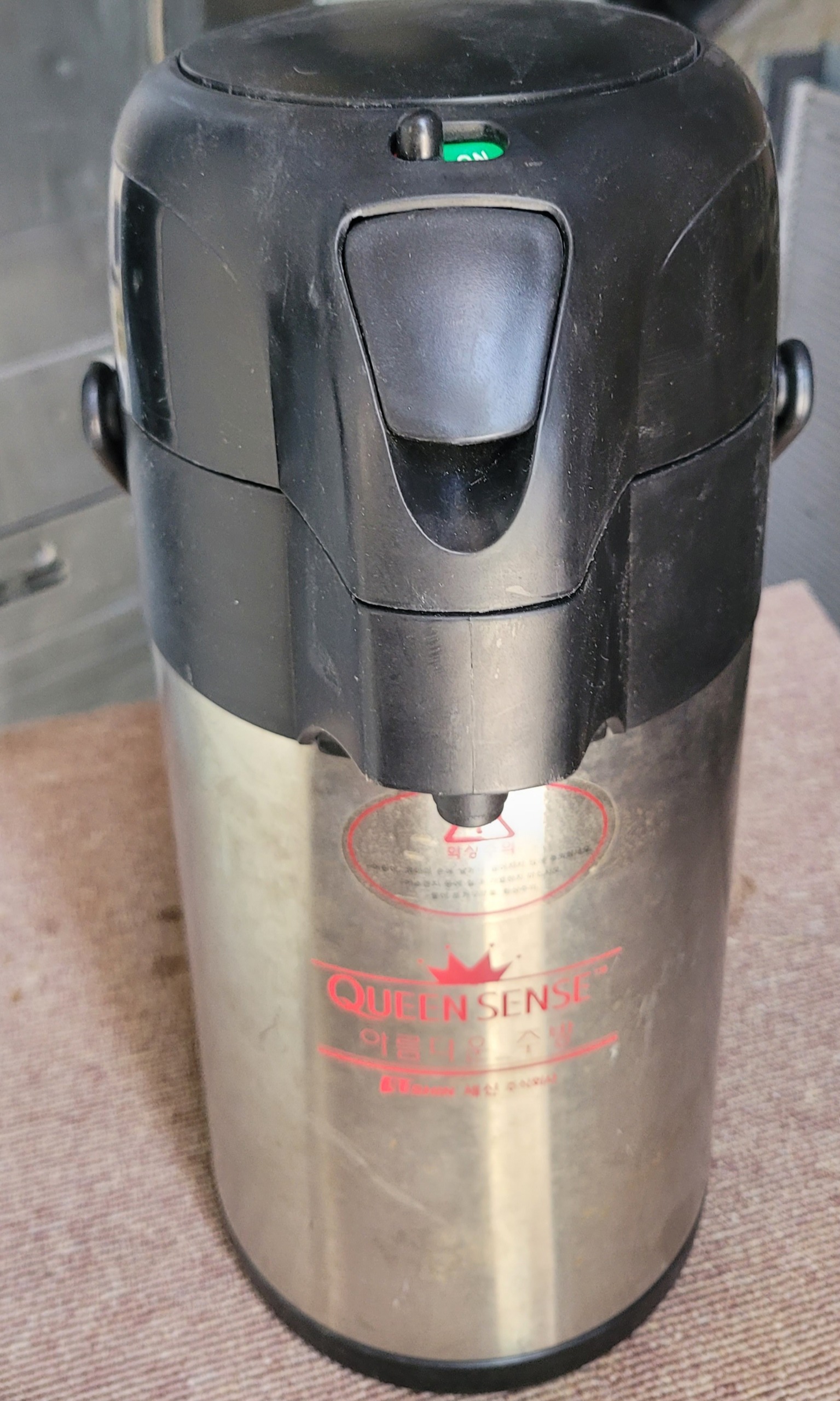 فلاسک بزرگ 2 لیتری پمپ دار کره ای