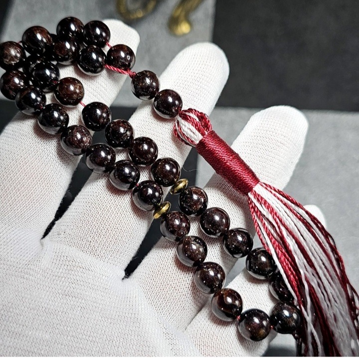 تسبیح سنگی 33 دانه ای گارنت سرخ طبیعی سایز 8