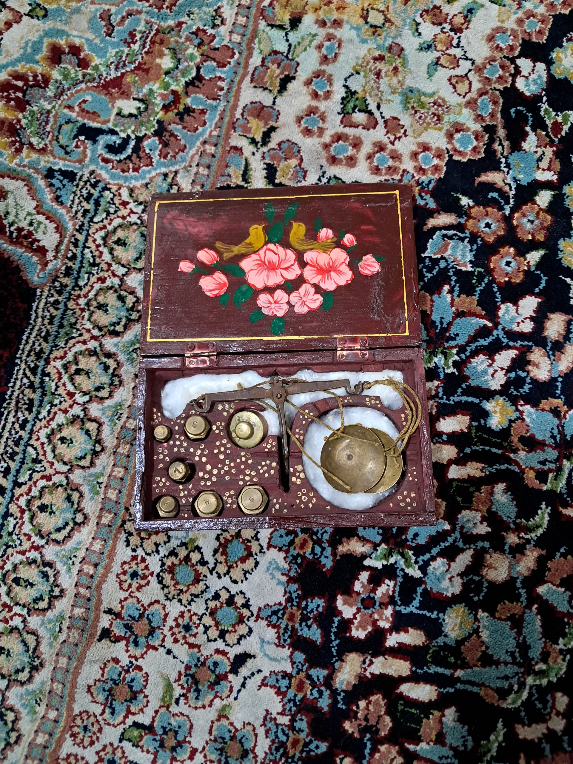 ترازو دوکفه ای قدیمی