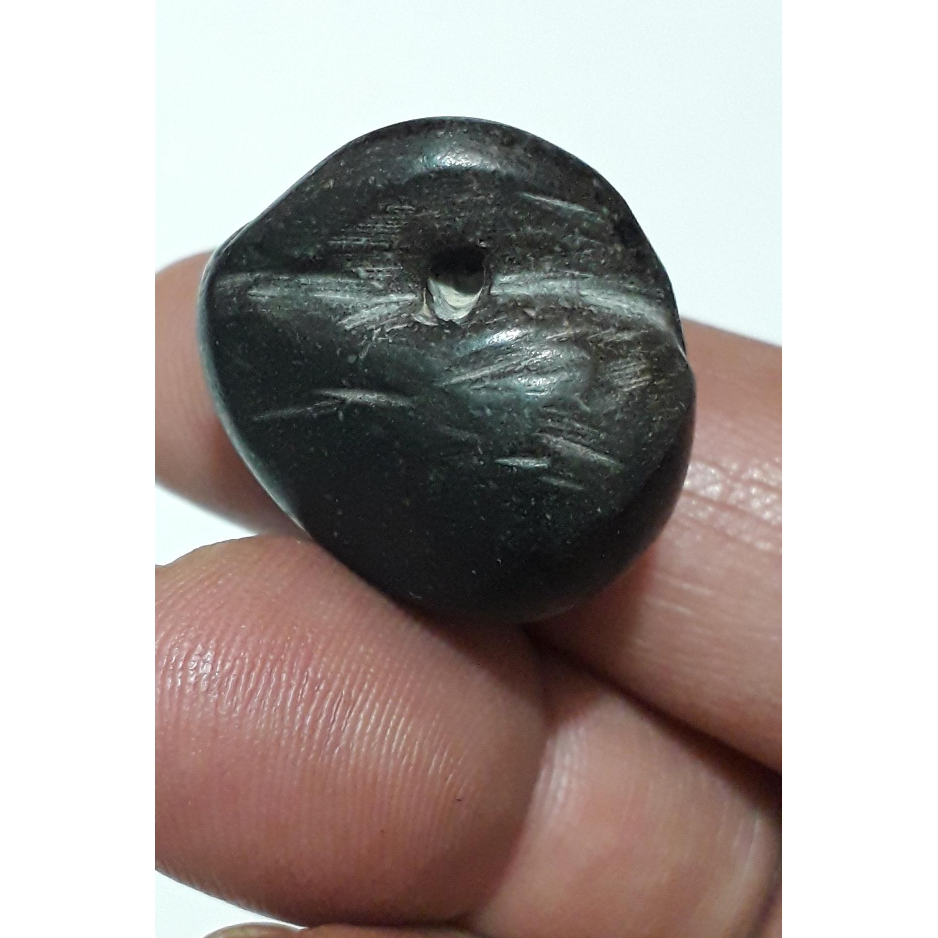 سنگ آویز قدیمی خاص