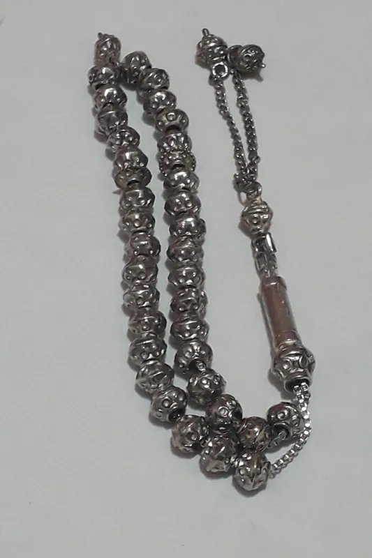 تسبیح قدیمی با روکش نقره ای بسیار زیبا و ظریف