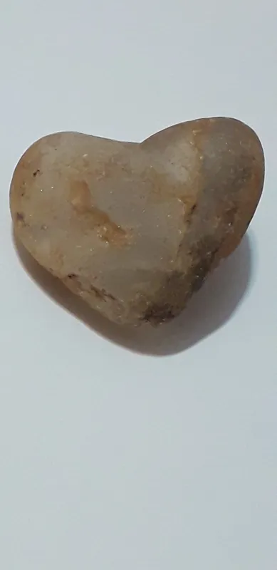 سنگ قلبی بسیار کمیاب و شکیل