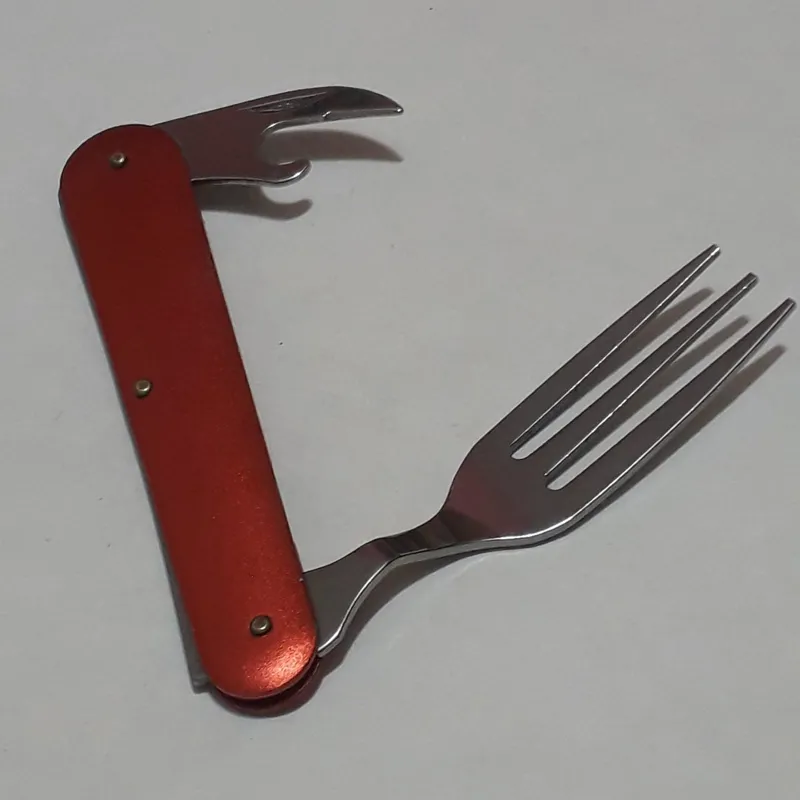 وسیله چند کاره کوهنوردی یا کمپینگ