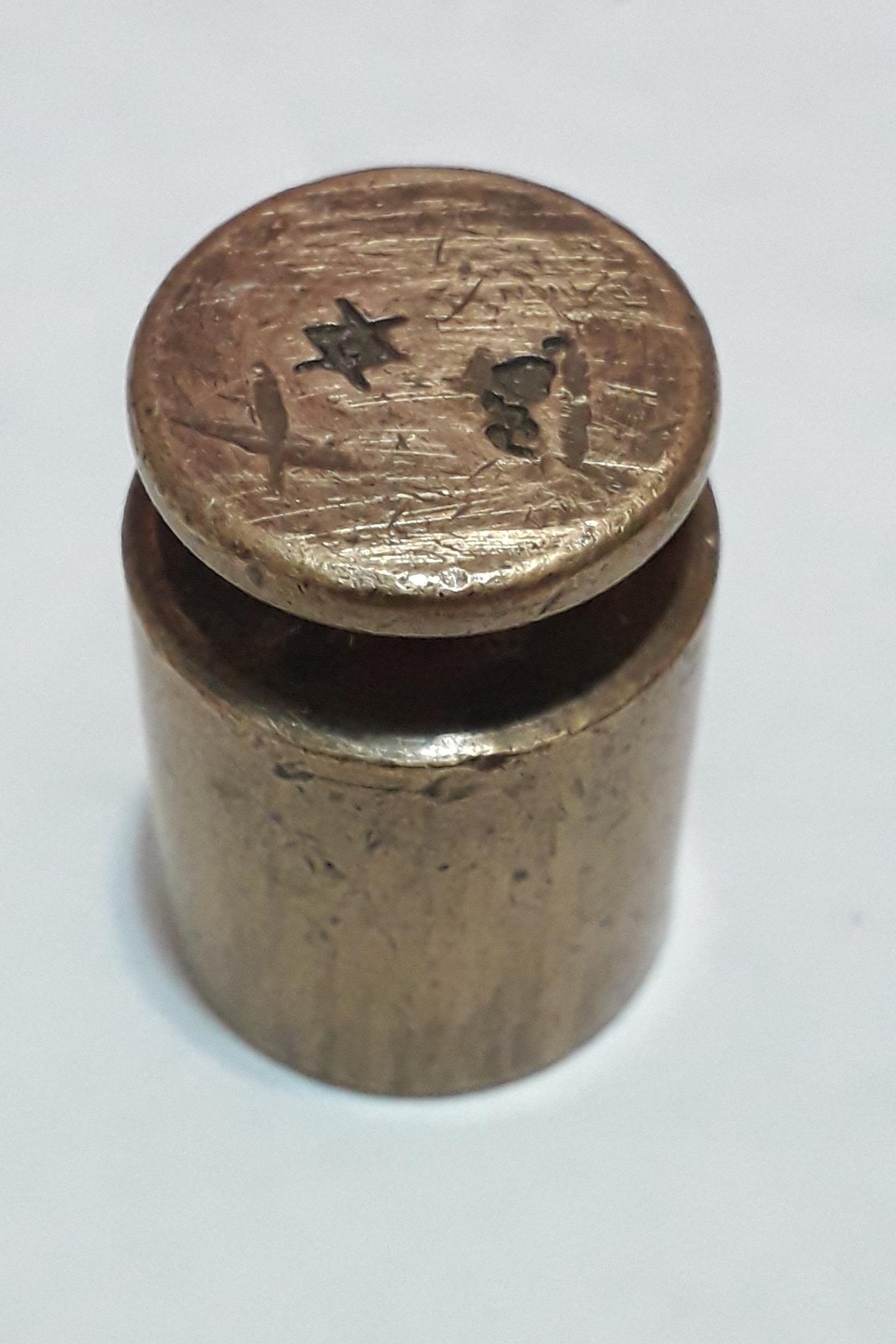 وزنه ترازوی قدیمی برنجی مارک دار 50 گرمی