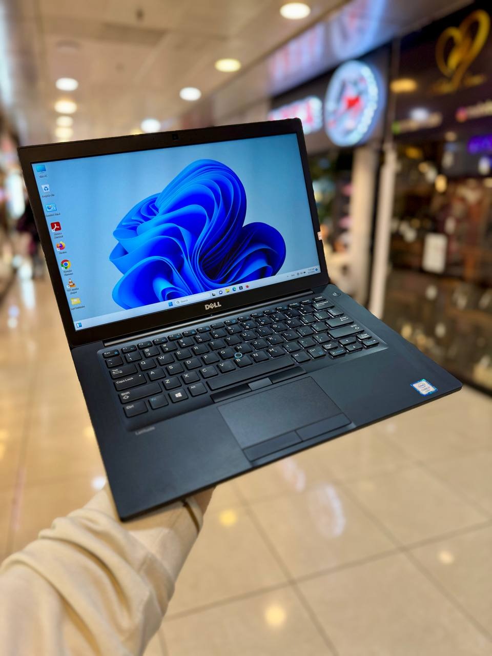 لپ تاپ Dell 7480 پردازنده i7 با مهلت تست و گارانتی