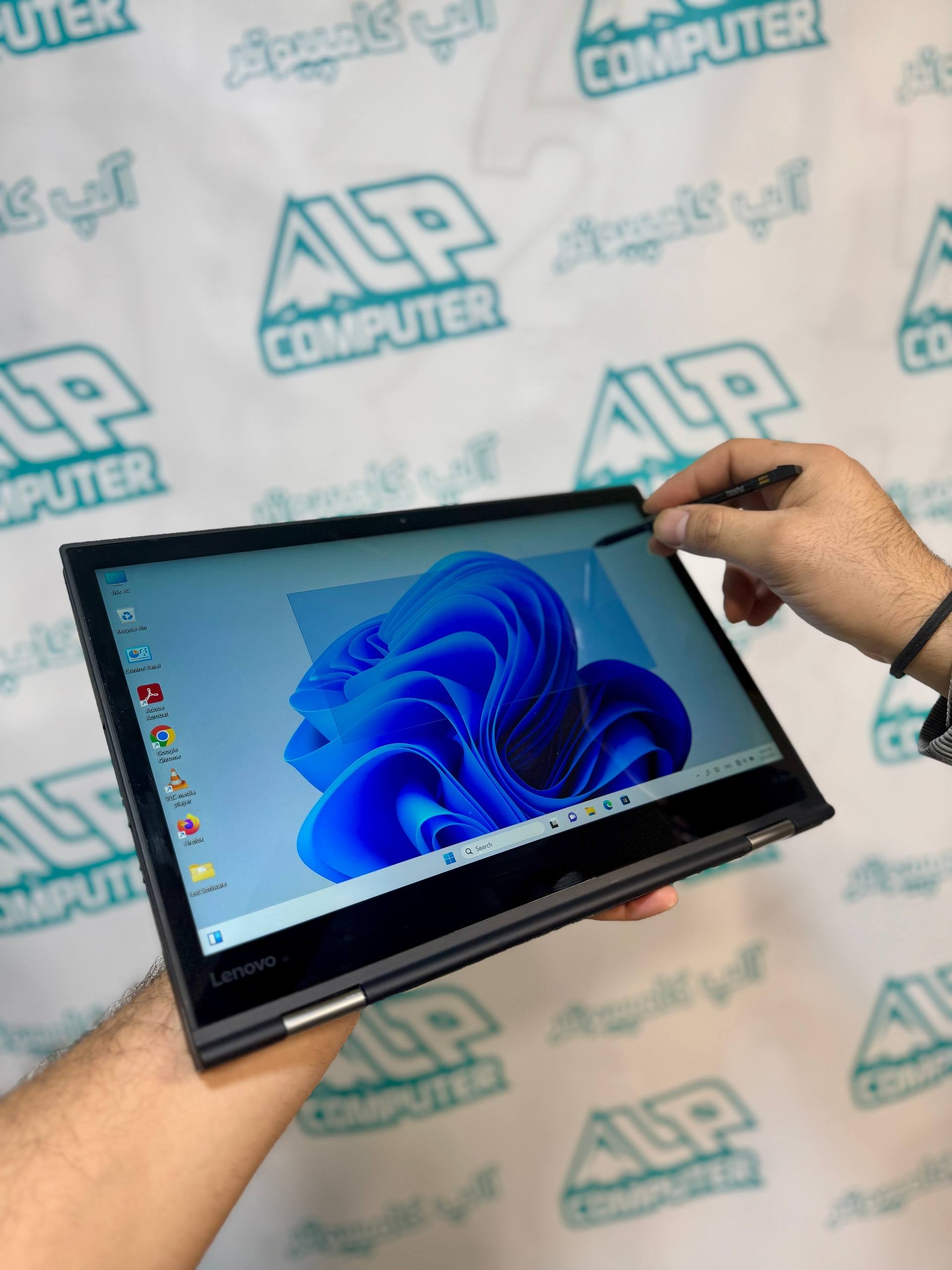 لپ تاپ تاشو لمسی بهمراه قلم Lenovo Yoga