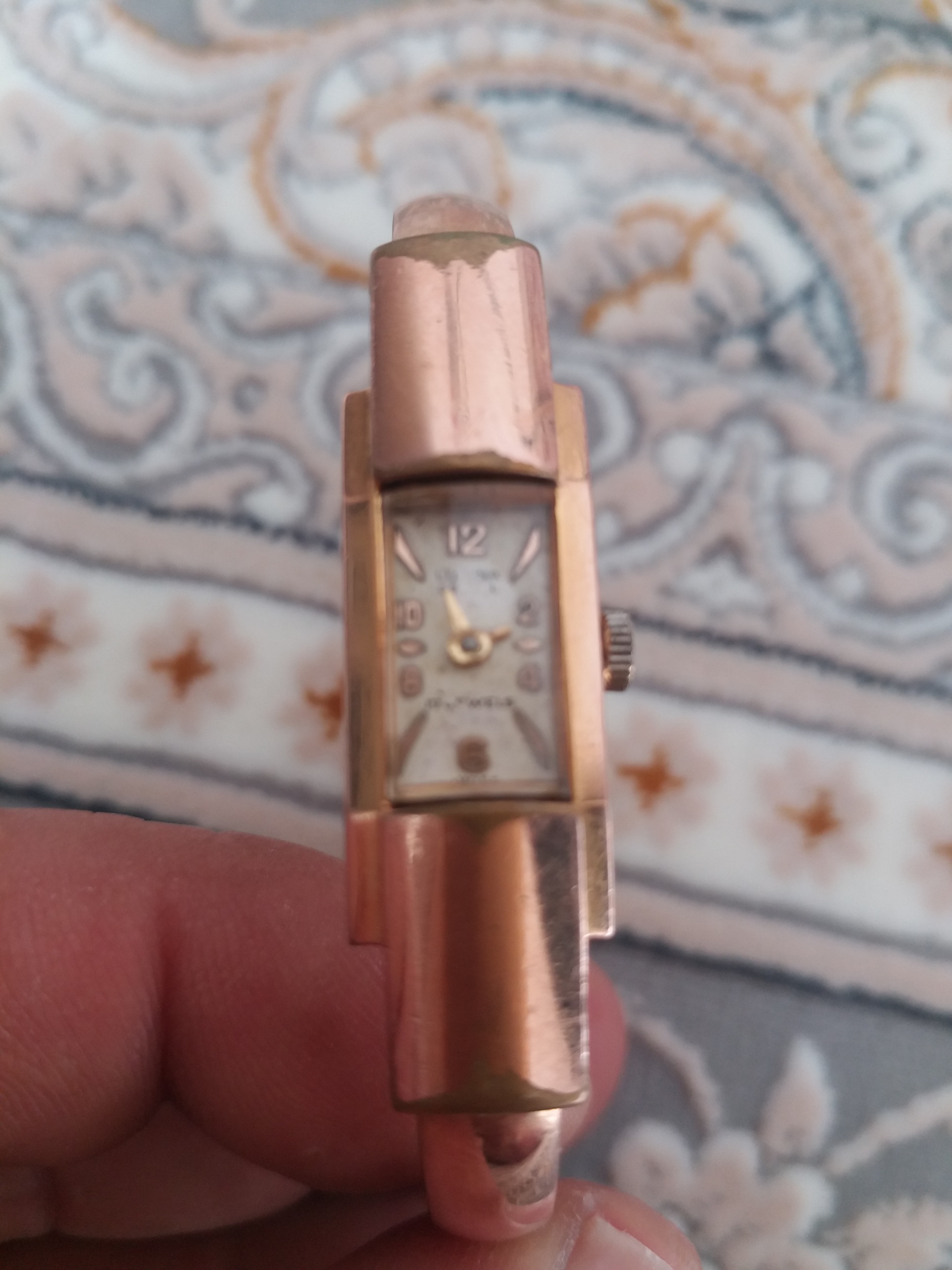 ساعت مچی زنانه قدیمی LUSINA GENEVE طلا