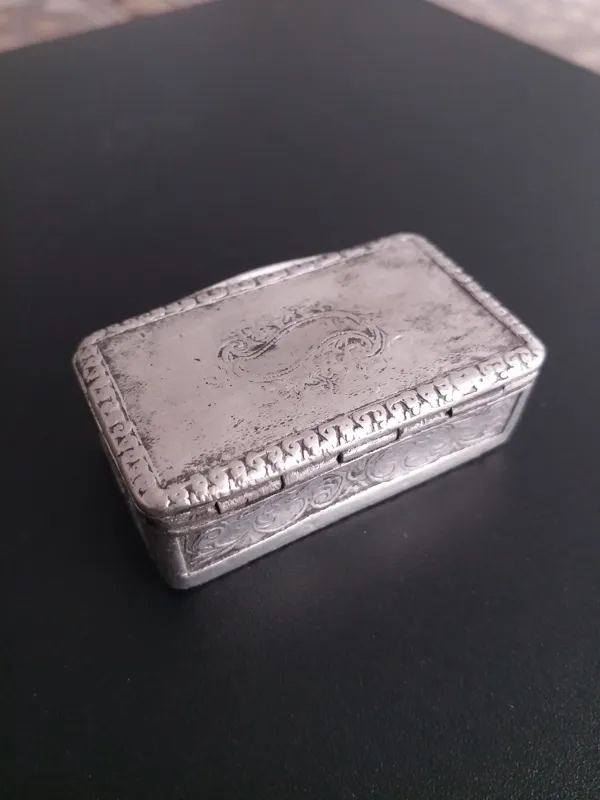 انفیه دان یا زهردان نقره قدیمی قاجاری