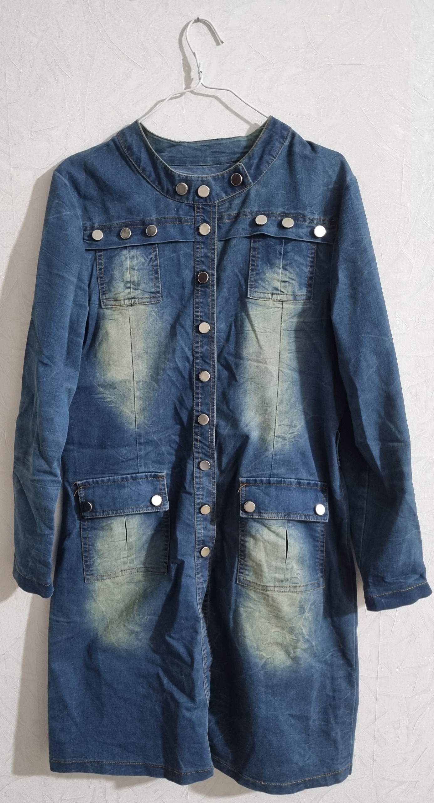 16 عدد مانتو در حد نو (30هزارتومان)