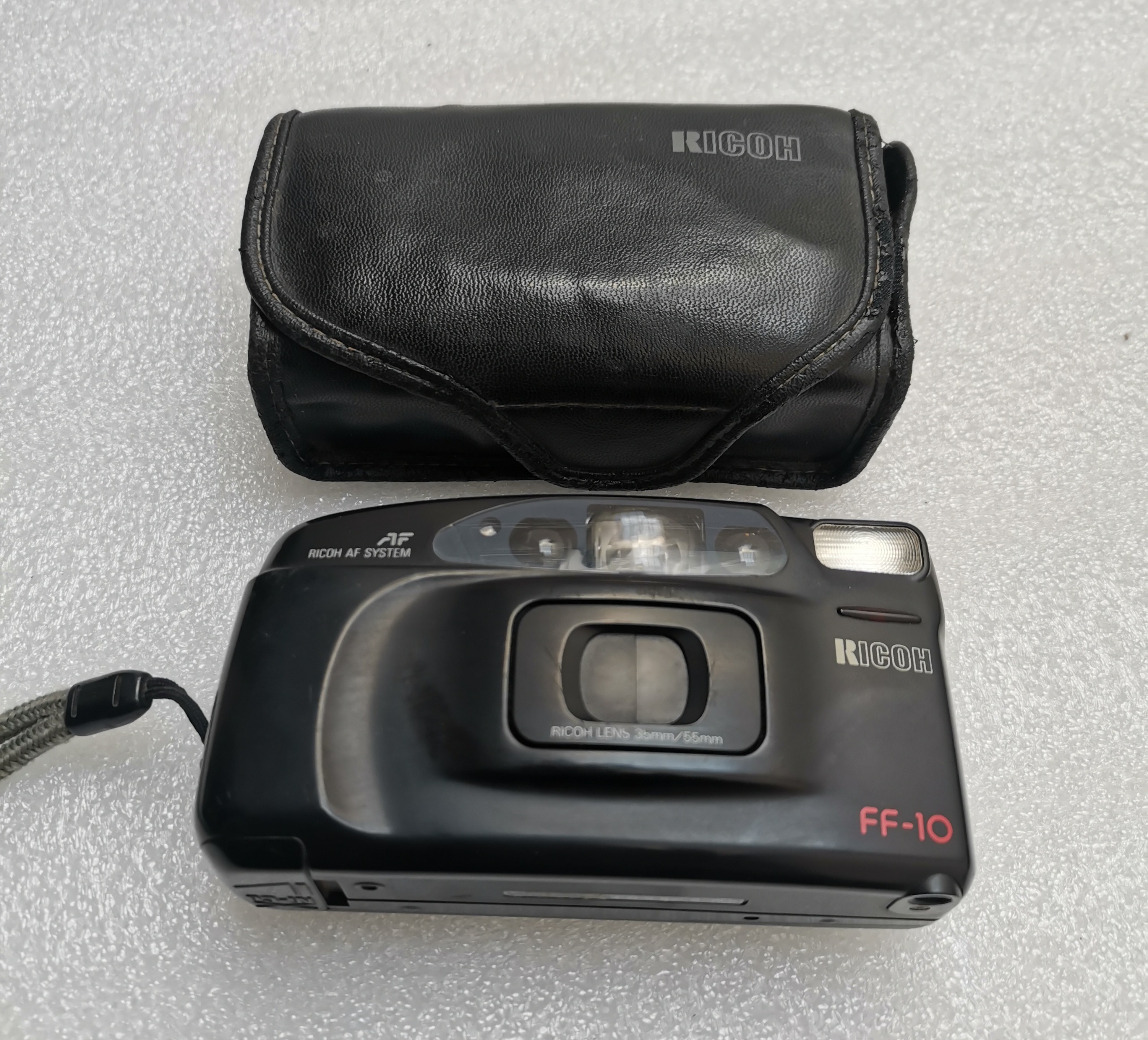دوربین عکاسی قدیمی آنالوگ ریکو Ricoh FF10
