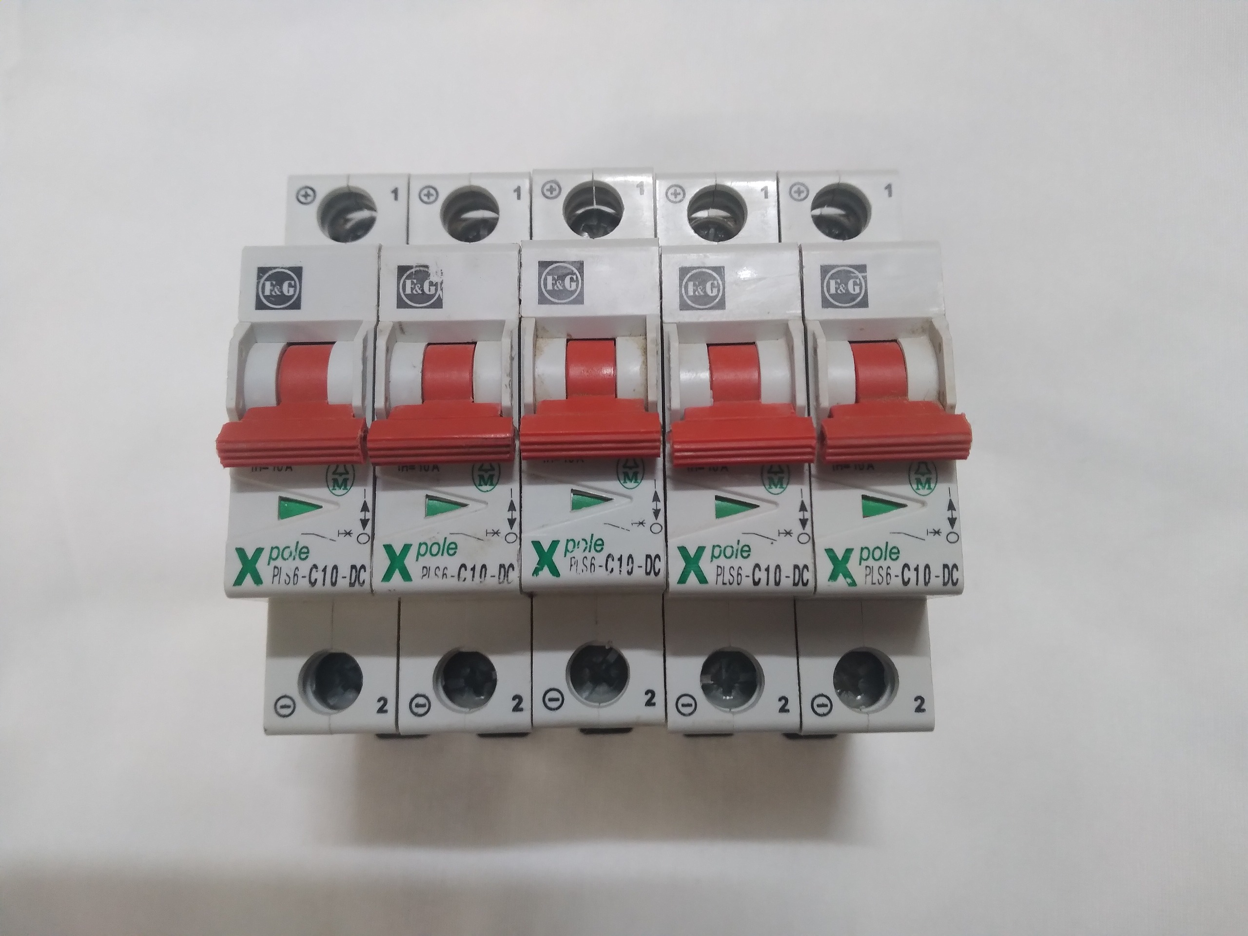 پنج عدد فیوز 10 آمپر برند FG