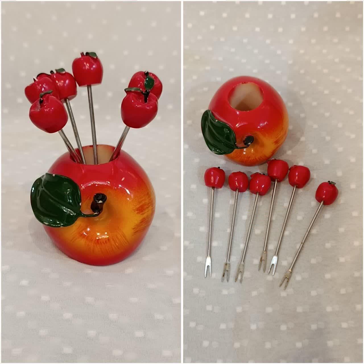 چنگال زیتون خوری طرح سیب توضیحات