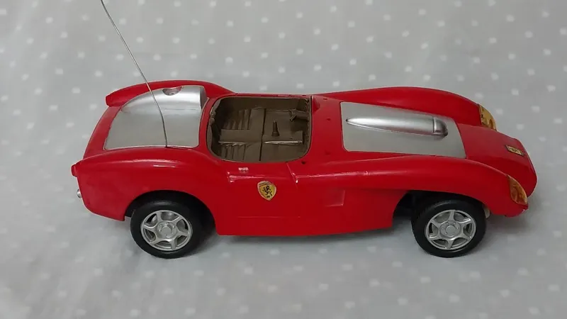 ماکت ماشین فلزی کنترل دار توضیحات