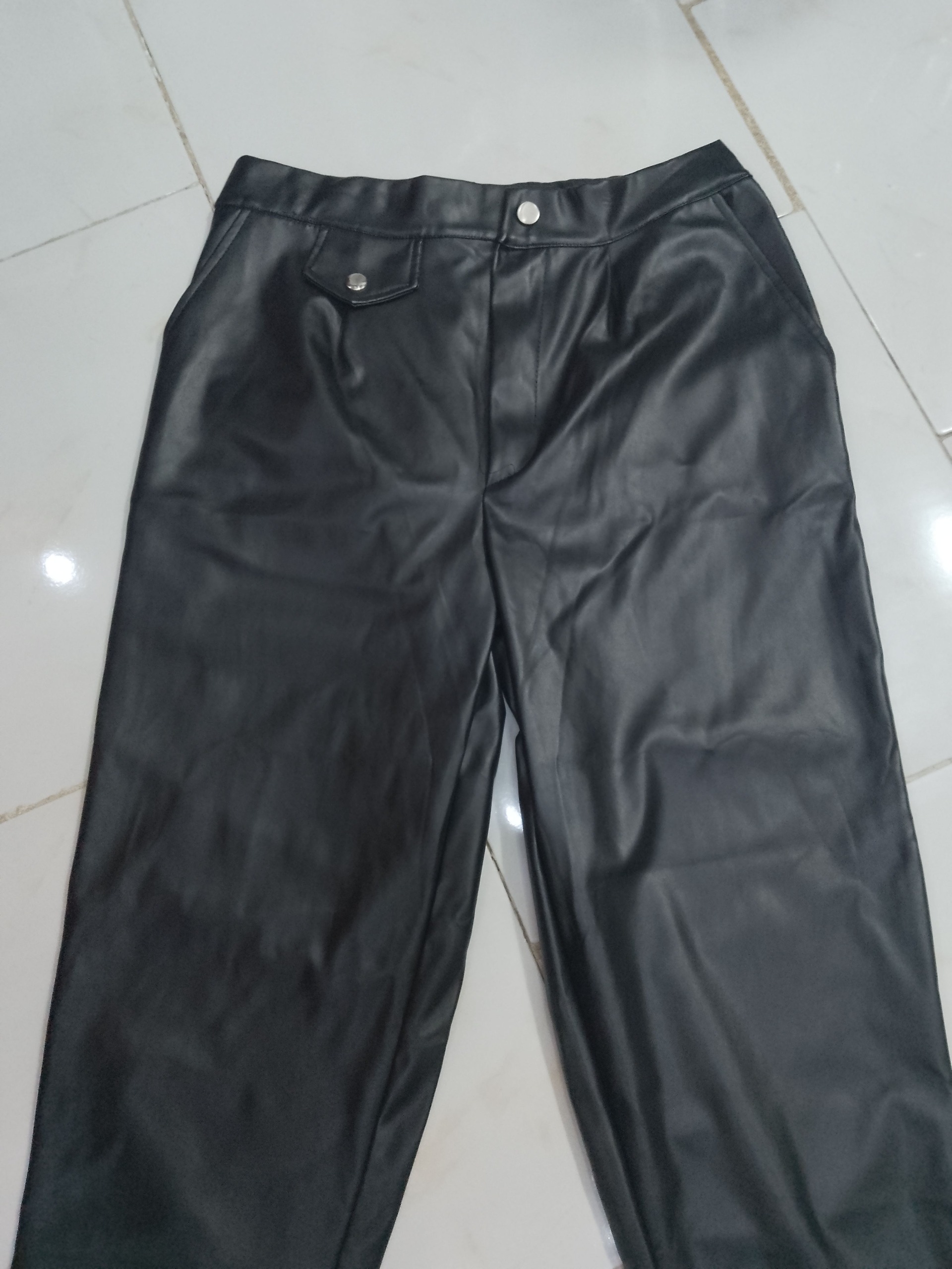 شلوار چرم زنانه