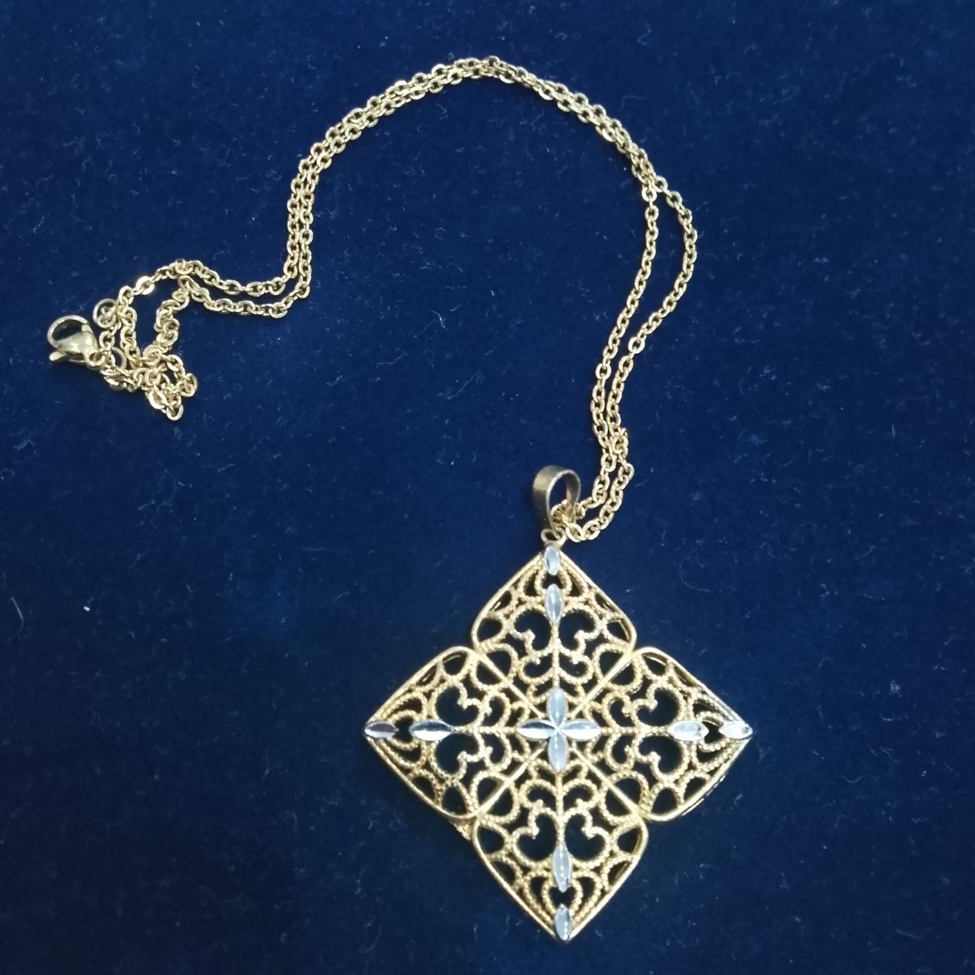 گردنبند شیک و خاص