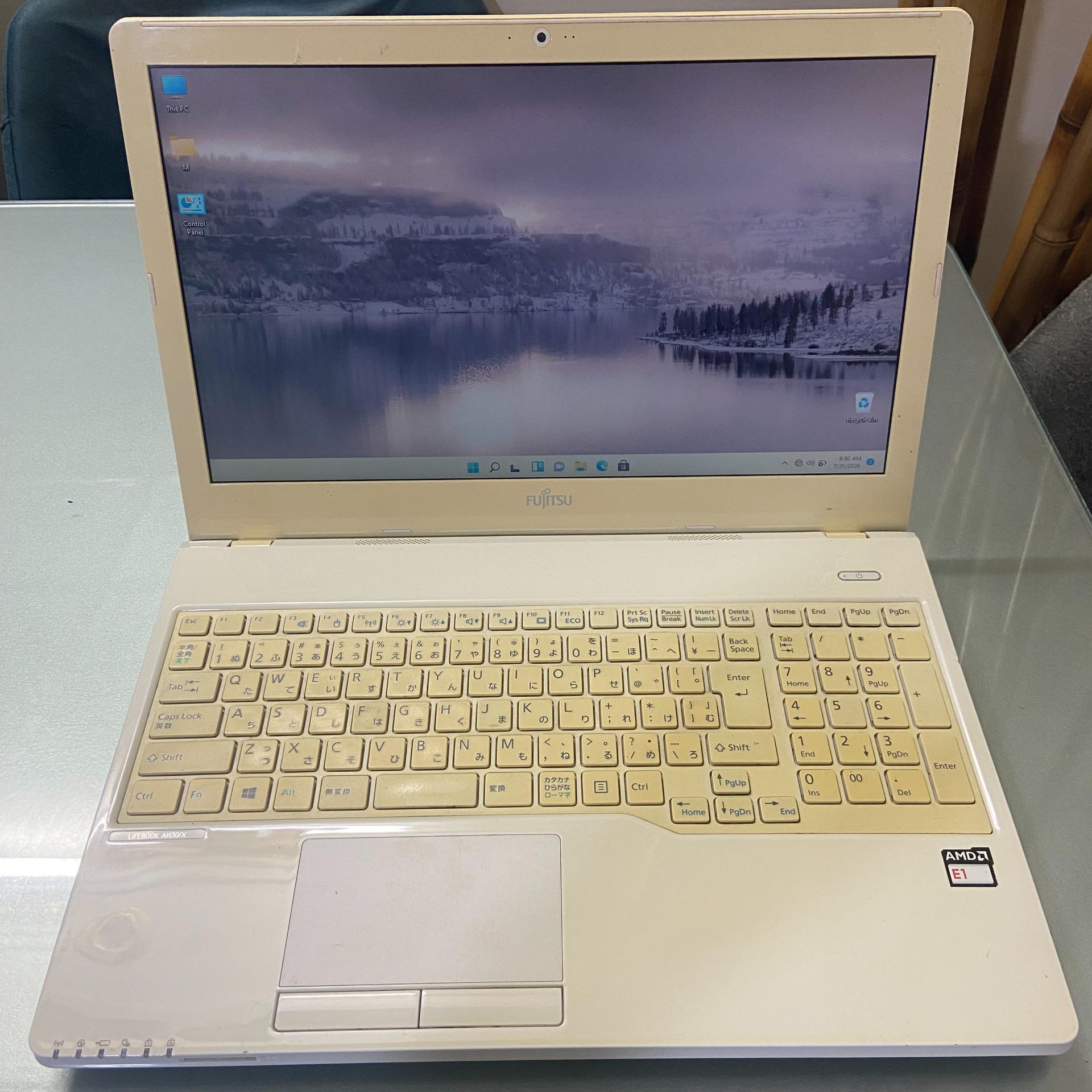 Fujitsu lifebook AH30/X