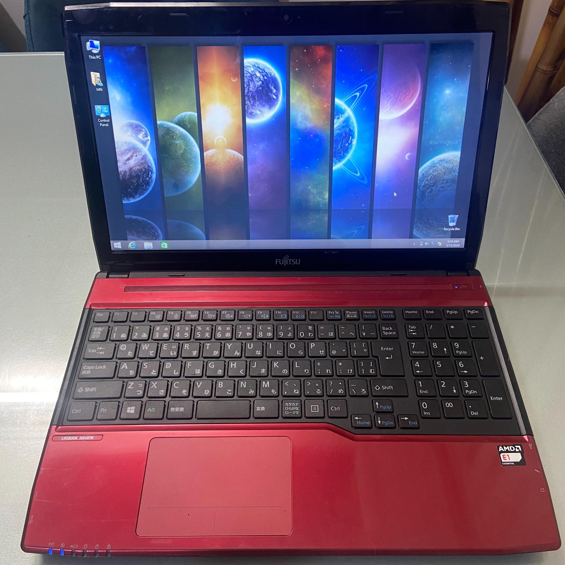 Fujitsu lifebook AH40/M