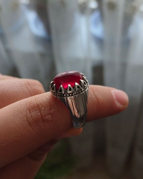 انگشتر نقره یاقوت