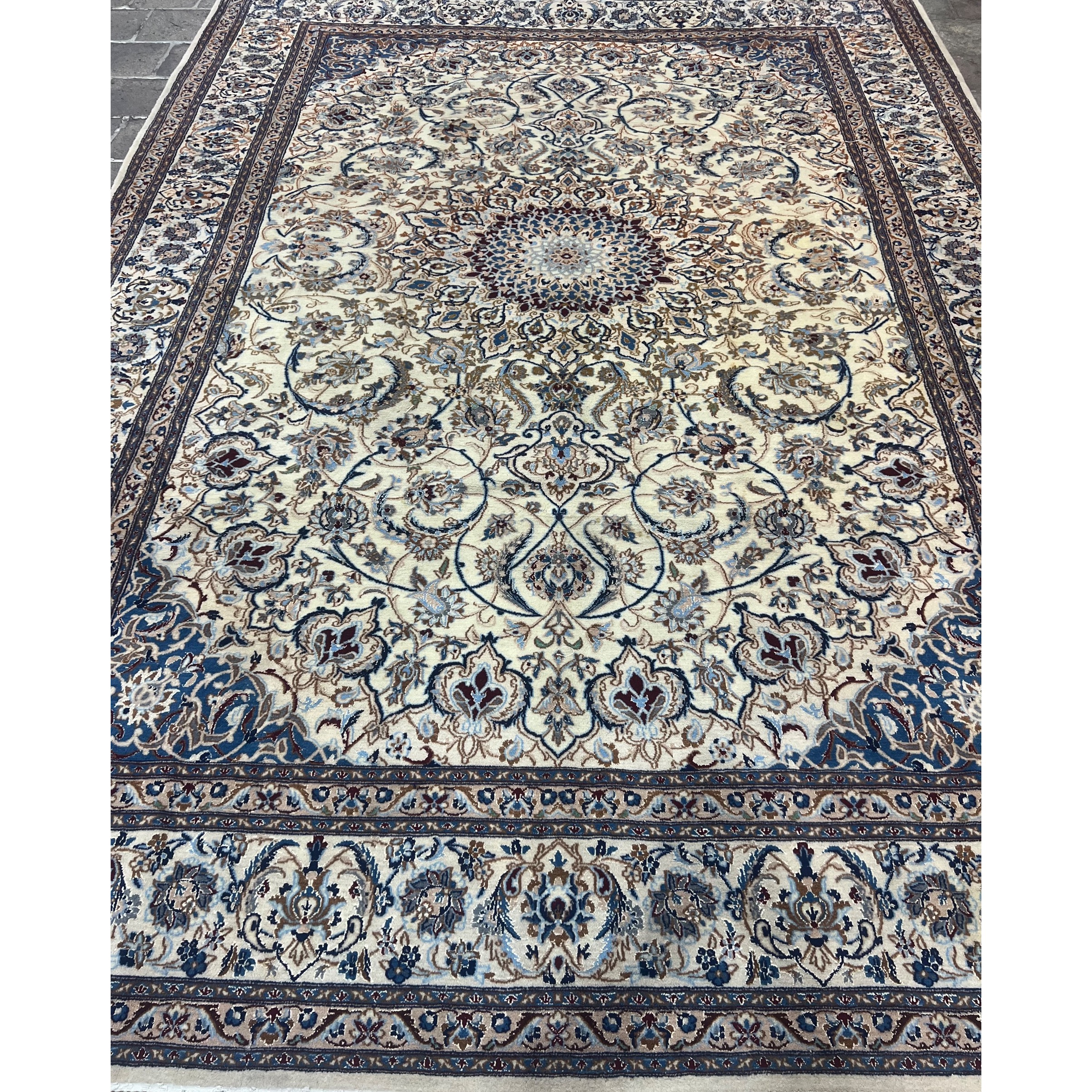 فرش دستباف نایین