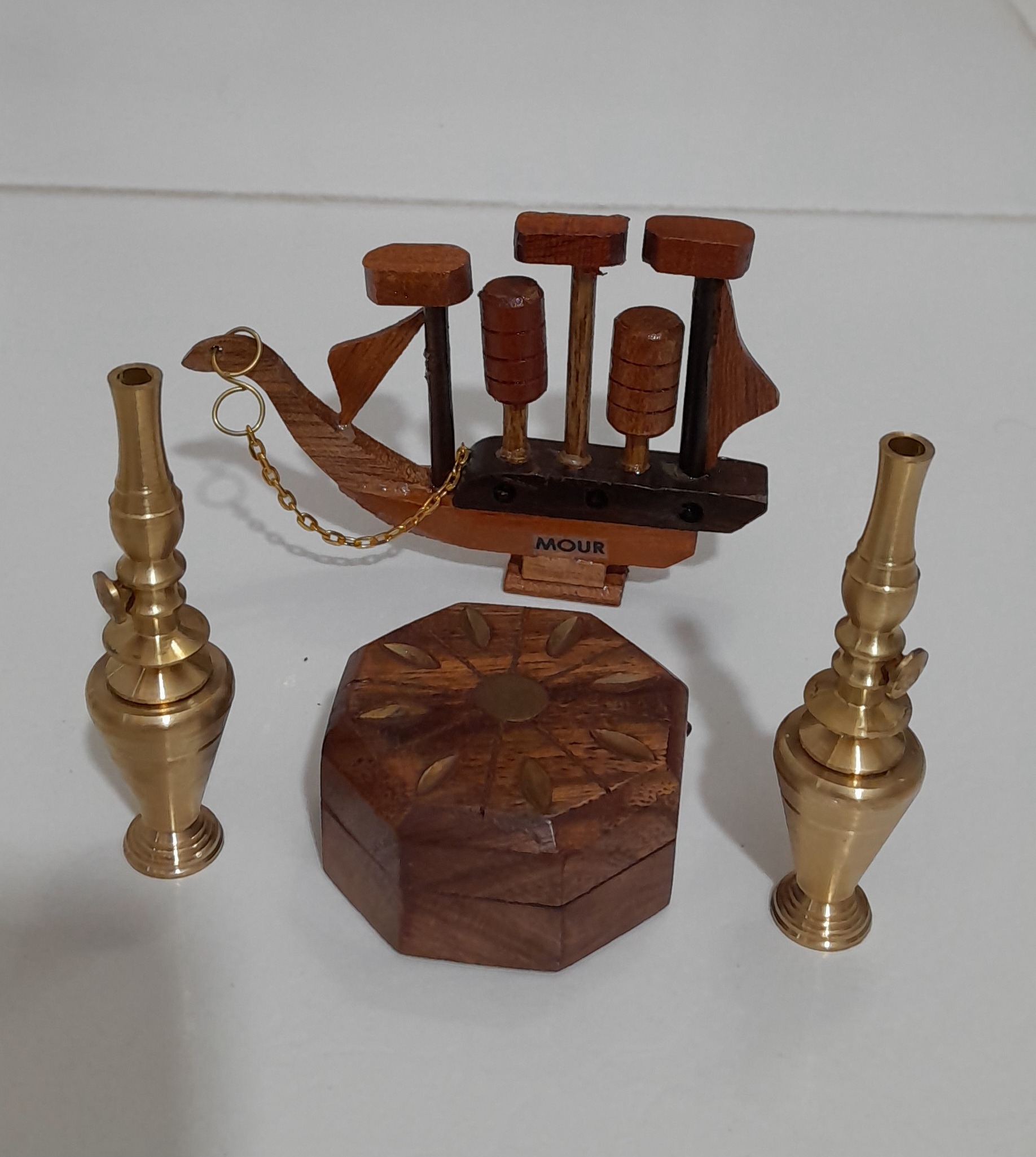 دکوری کوچک برنجی چوبی