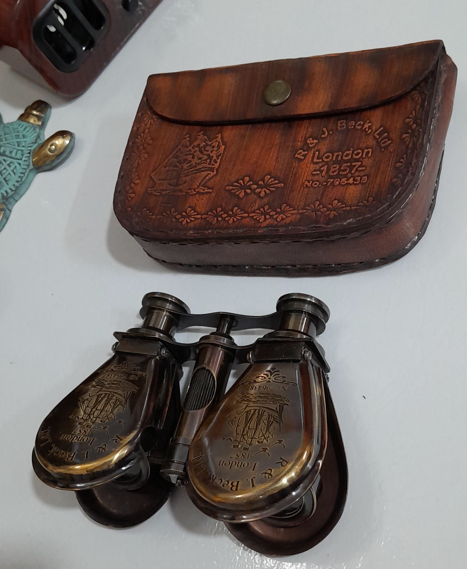 دوربین شکاری برنجی مارک حک شده