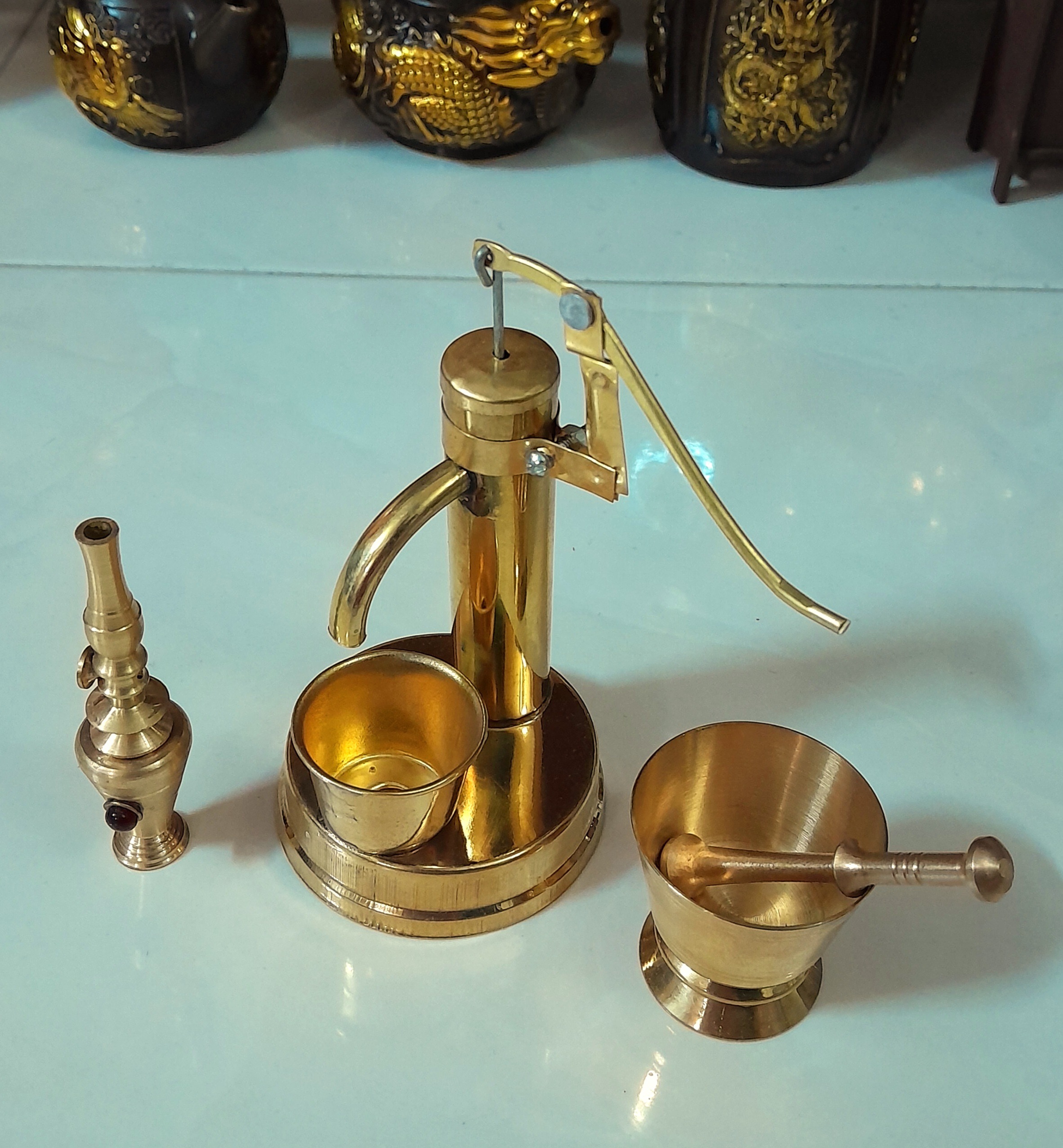 مجموعه وکوری برنجی کوچک جذاب