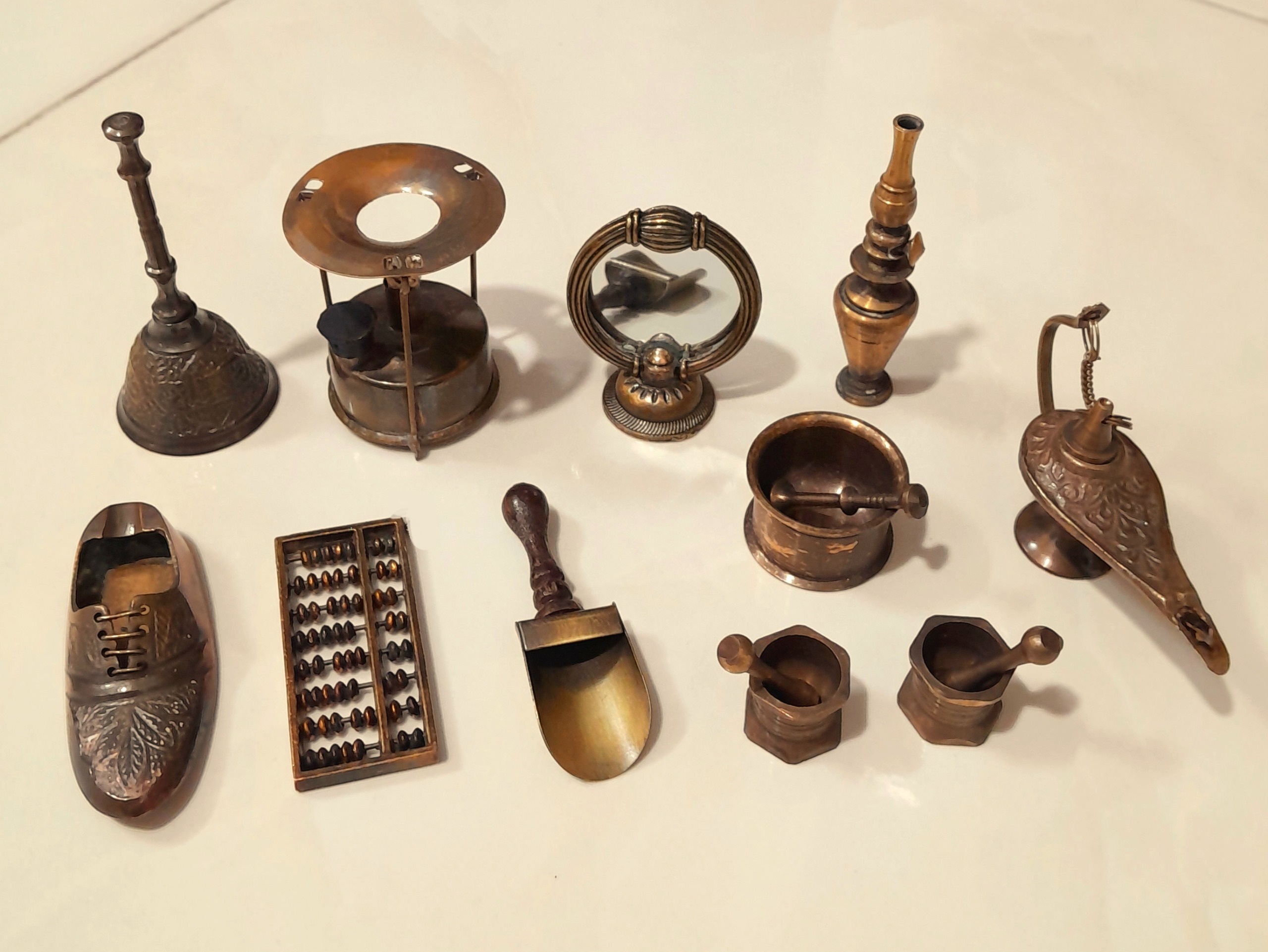 دکوری های نوستالژی برنجی خاطره انگیز