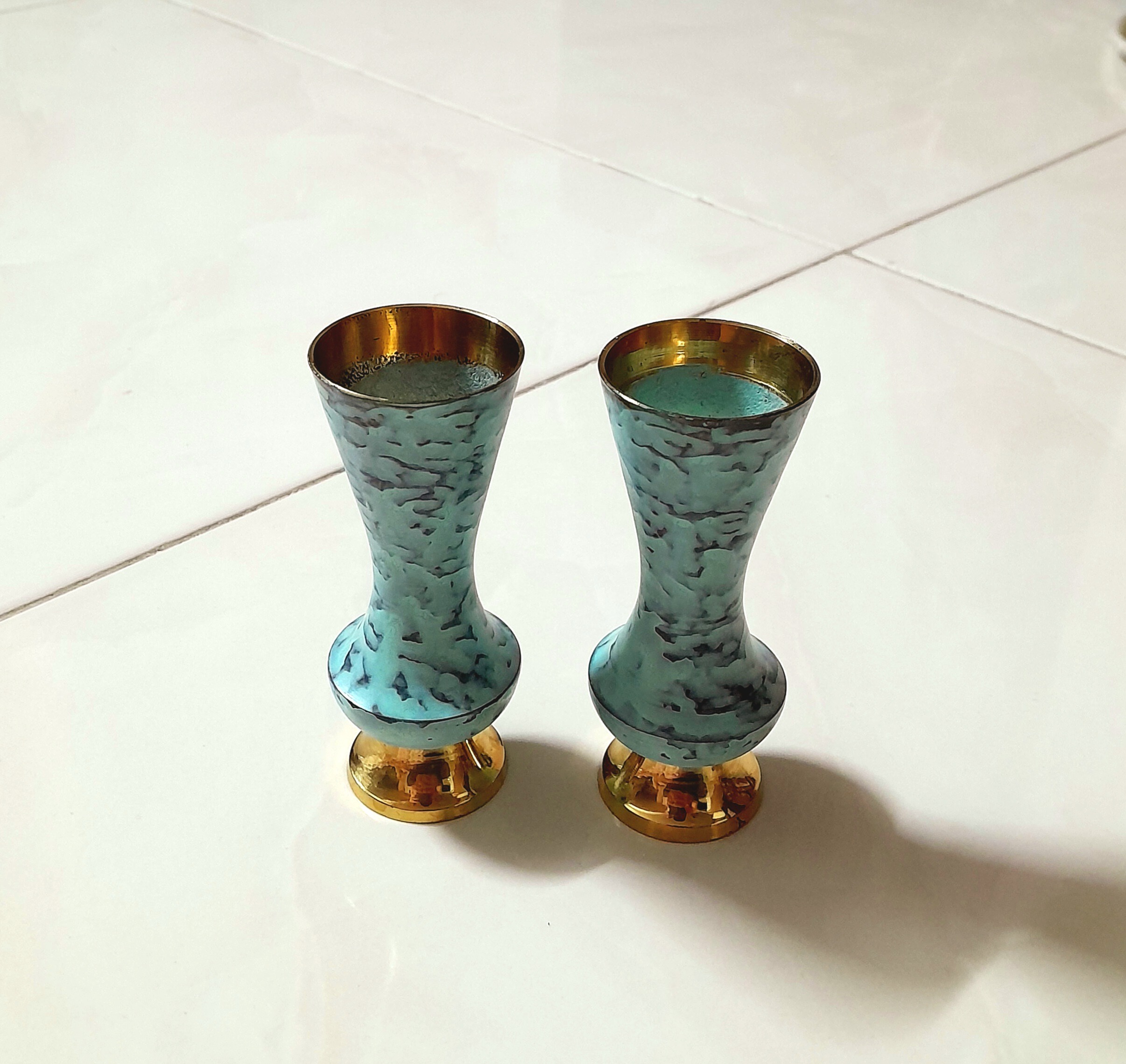 گلدان برنجی خاص و زیبا