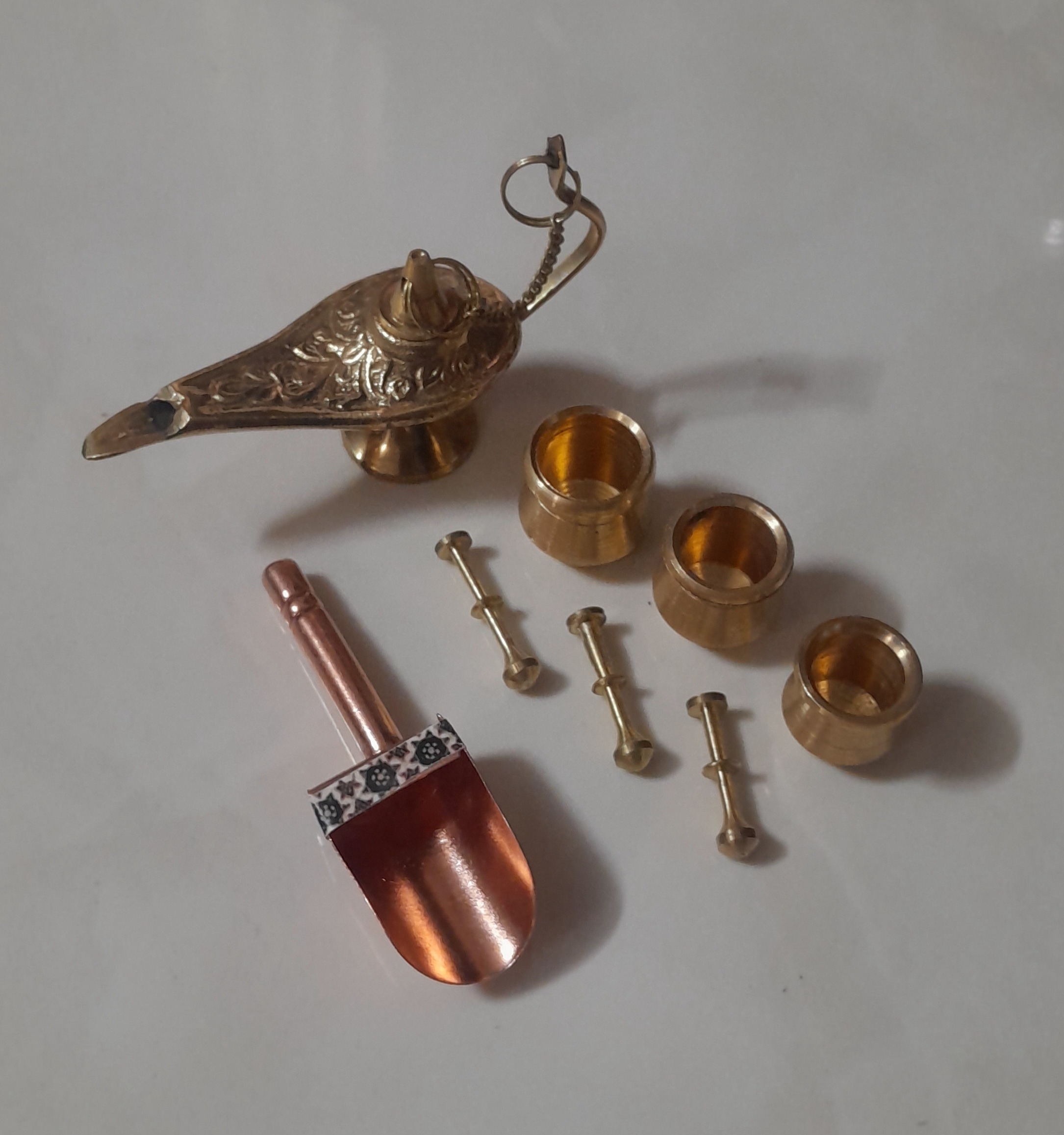 دکوری های برنجی سنتی نفیس کوچک