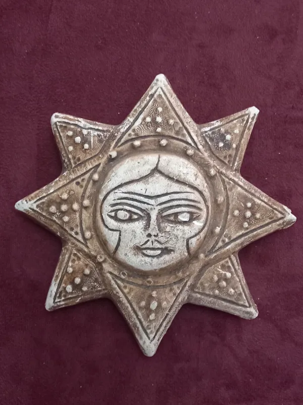 مجسمه کچی خورشید خانم قدیمی