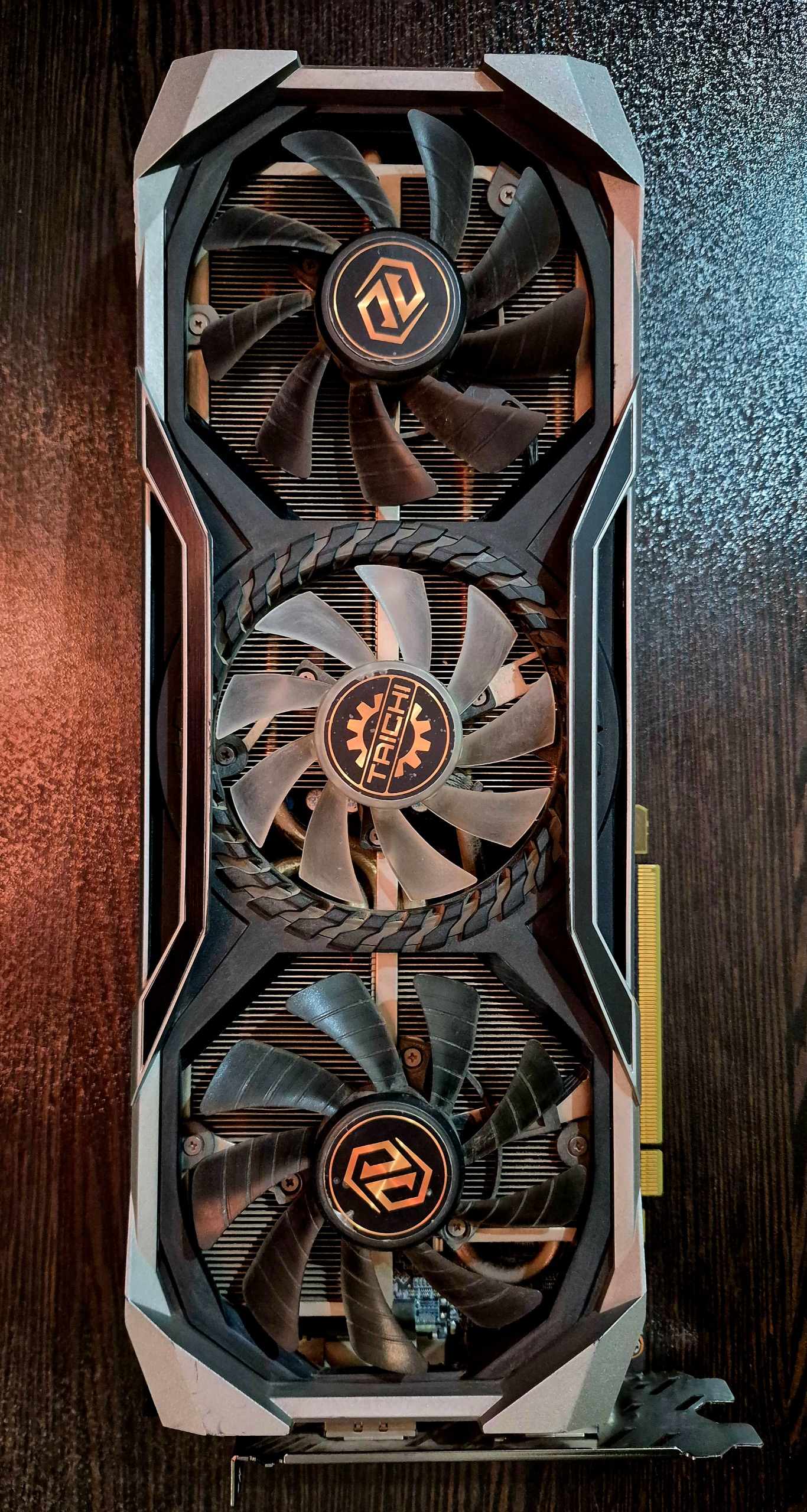 کارت گرافیک asrock 5700xt