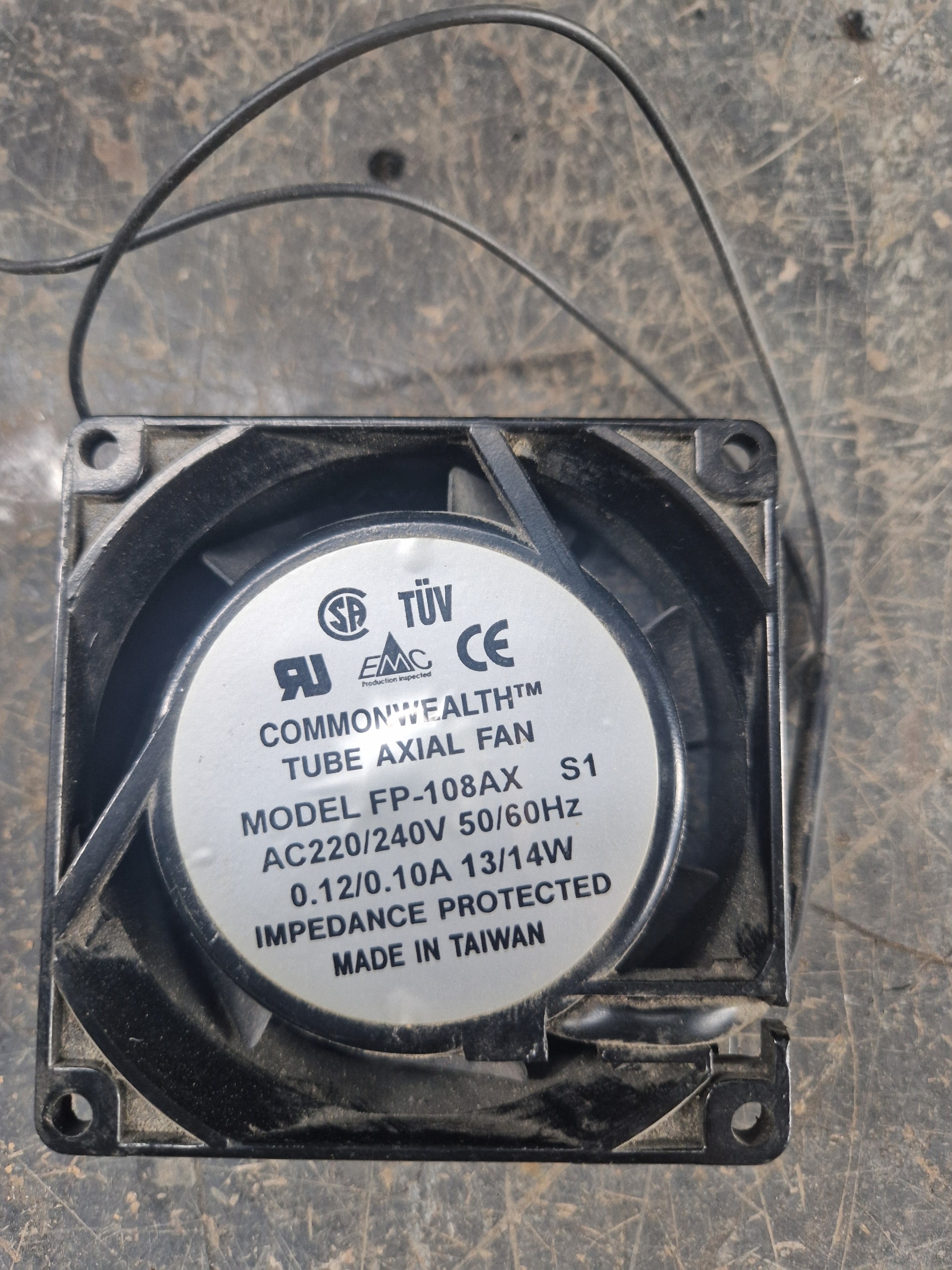 فن 8در8 تایوانی 220 ولت بی صدا بدنه فلزی