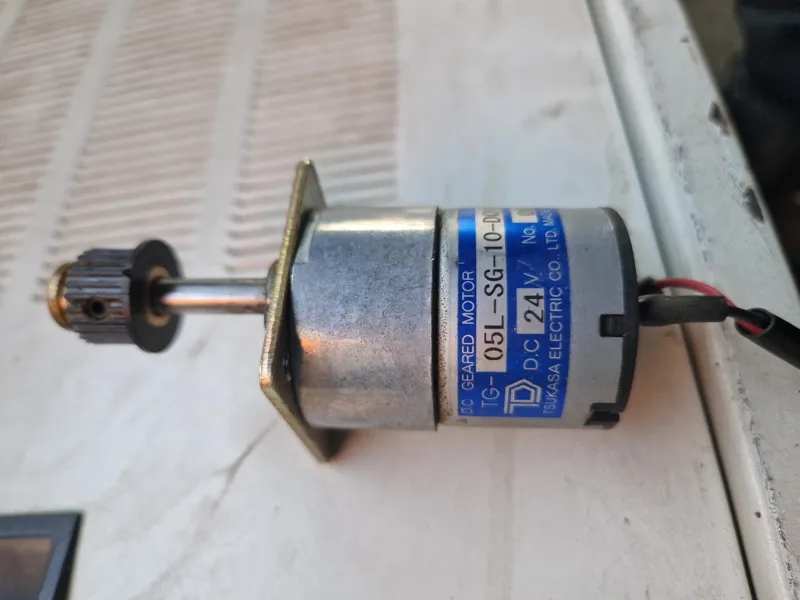 موتور 24 ولت 250 دور ژاپنی 2 عددش 430