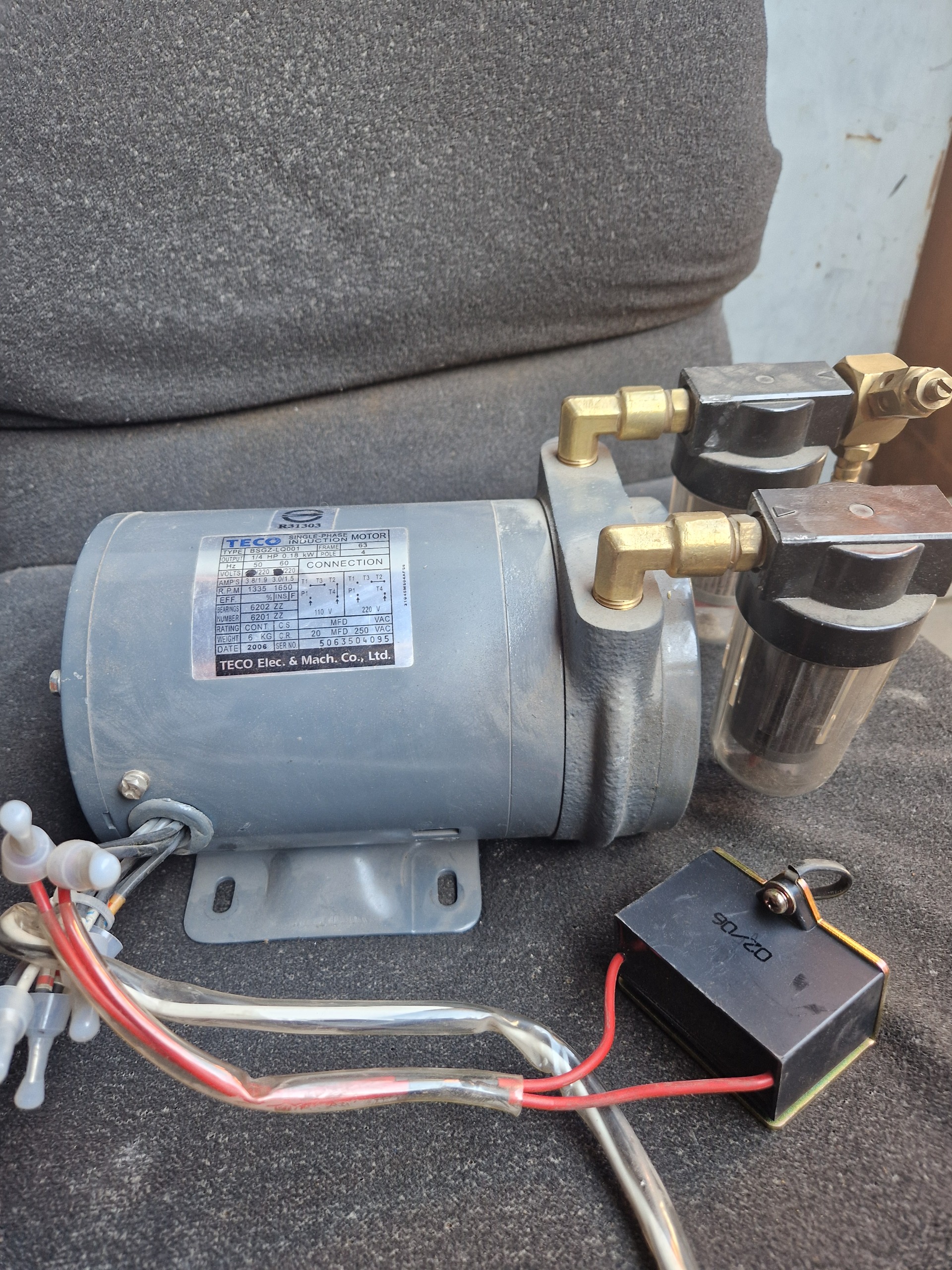 پمپ وکیوم خشک 220 ولت خارجی