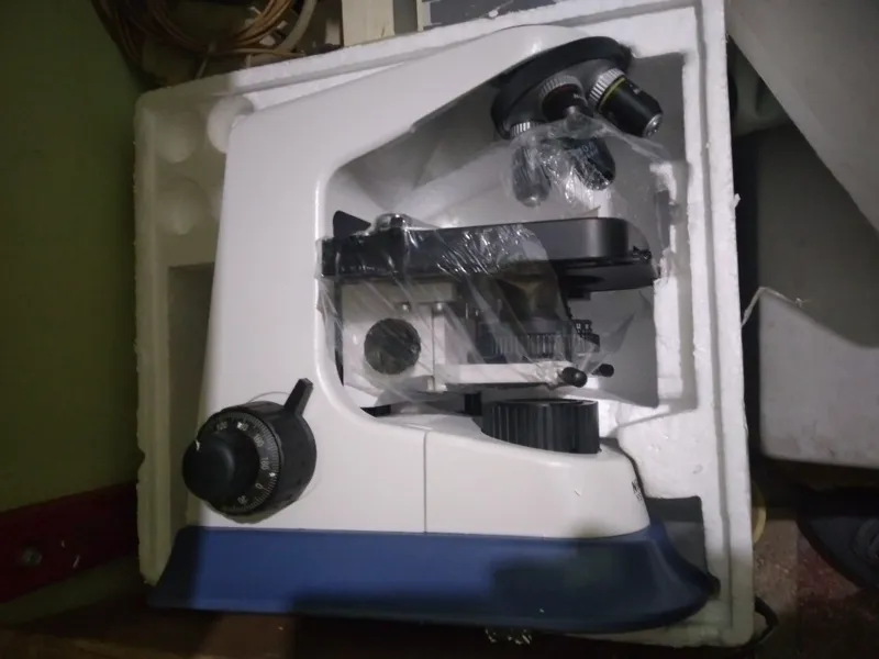 میکروسکوپ Nikon ys100