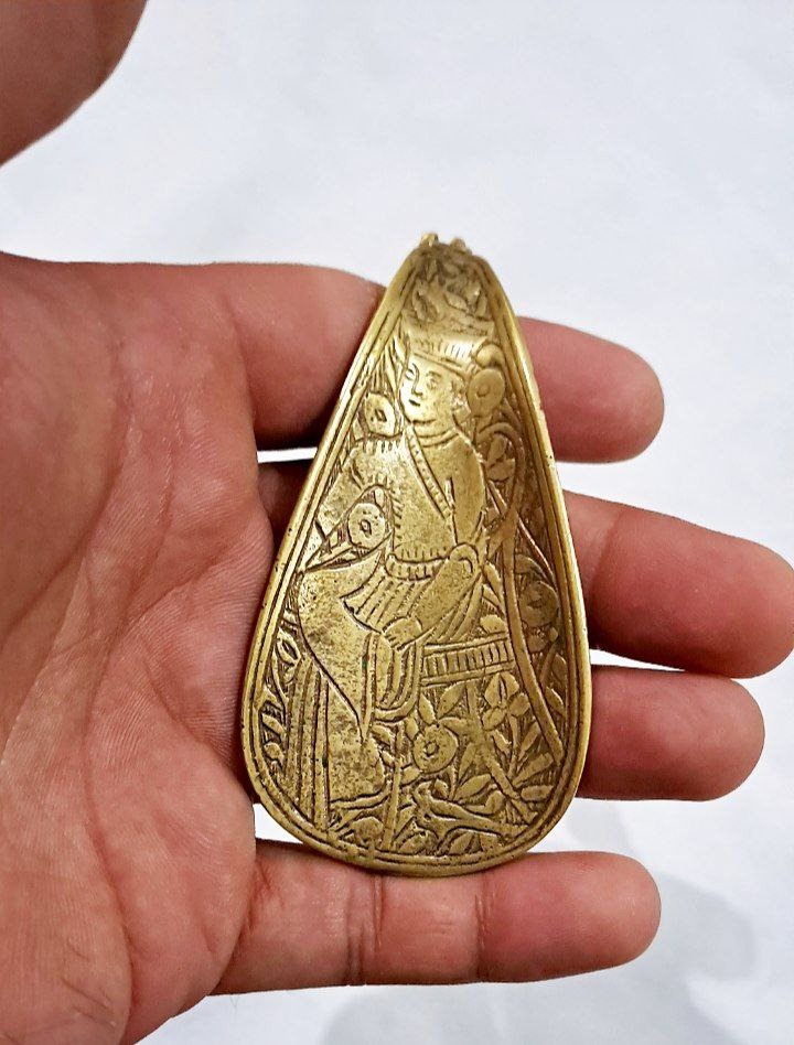 پاشنه کش برنجی