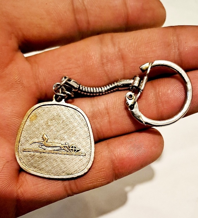 جاکلید قدیمی تبلیغاتی ایران ناسیونال پیکان