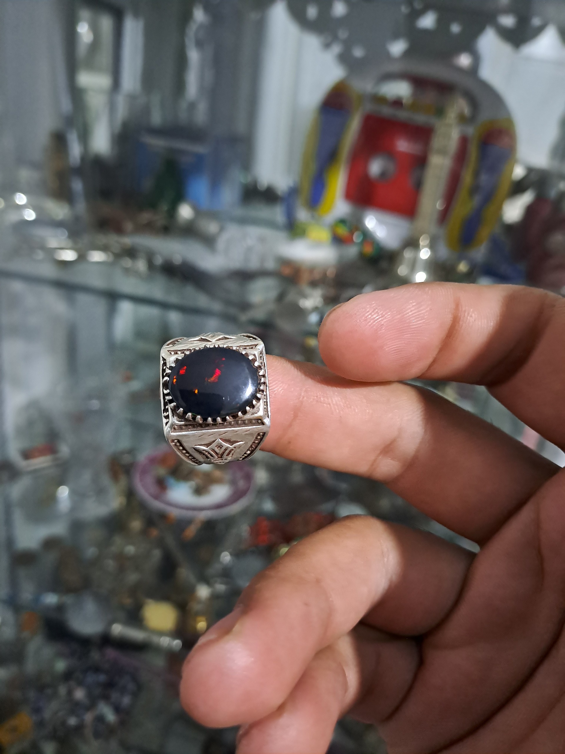 انگشتر اپال وزن 19.8گرم