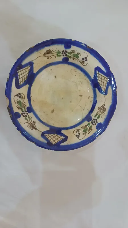 بشقاب فوق قدیمی