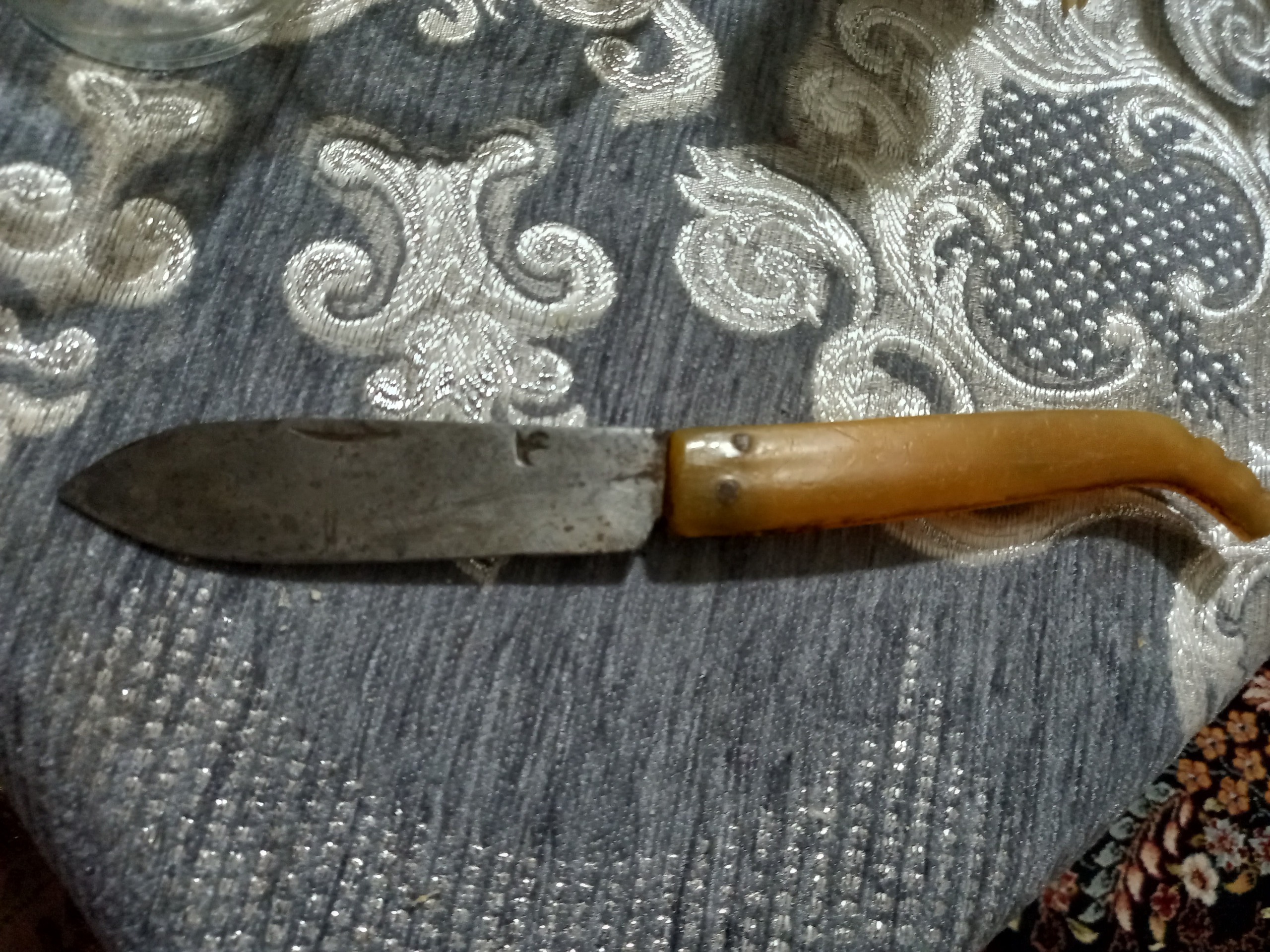 چاقوی بسیار قدیمی و تاشو